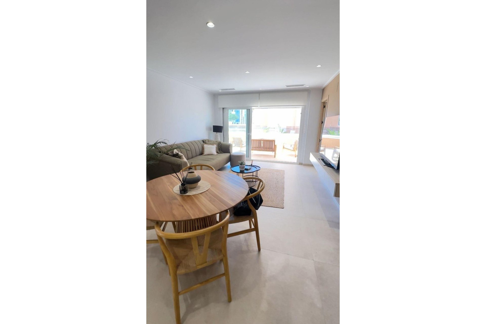 Resale - Apartment -
Guardamar del Segura - El Raso