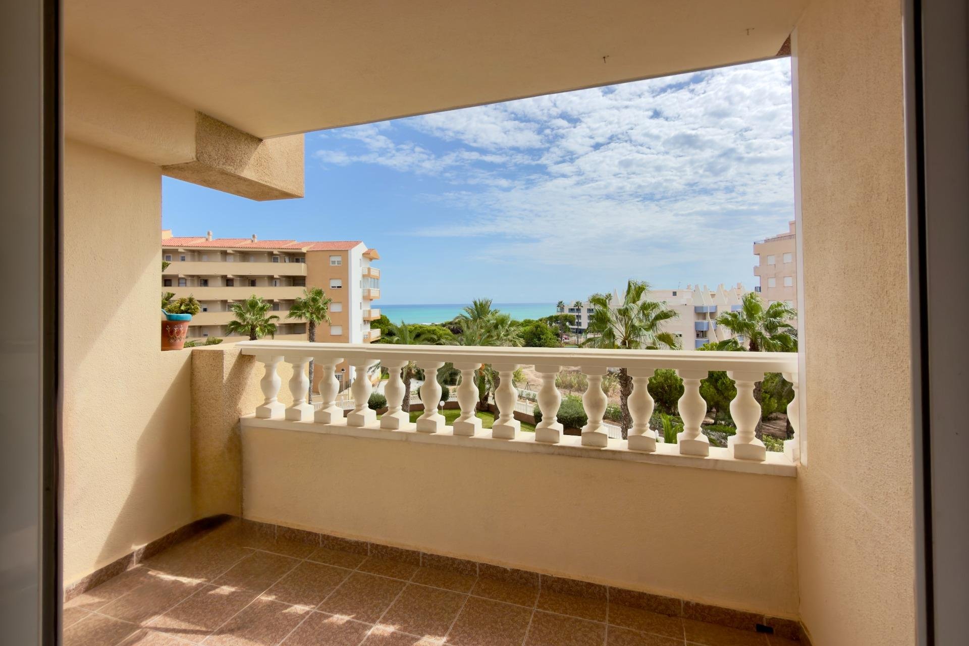 Resale - Apartment -
Guardamar del Segura - Urbanizaciones