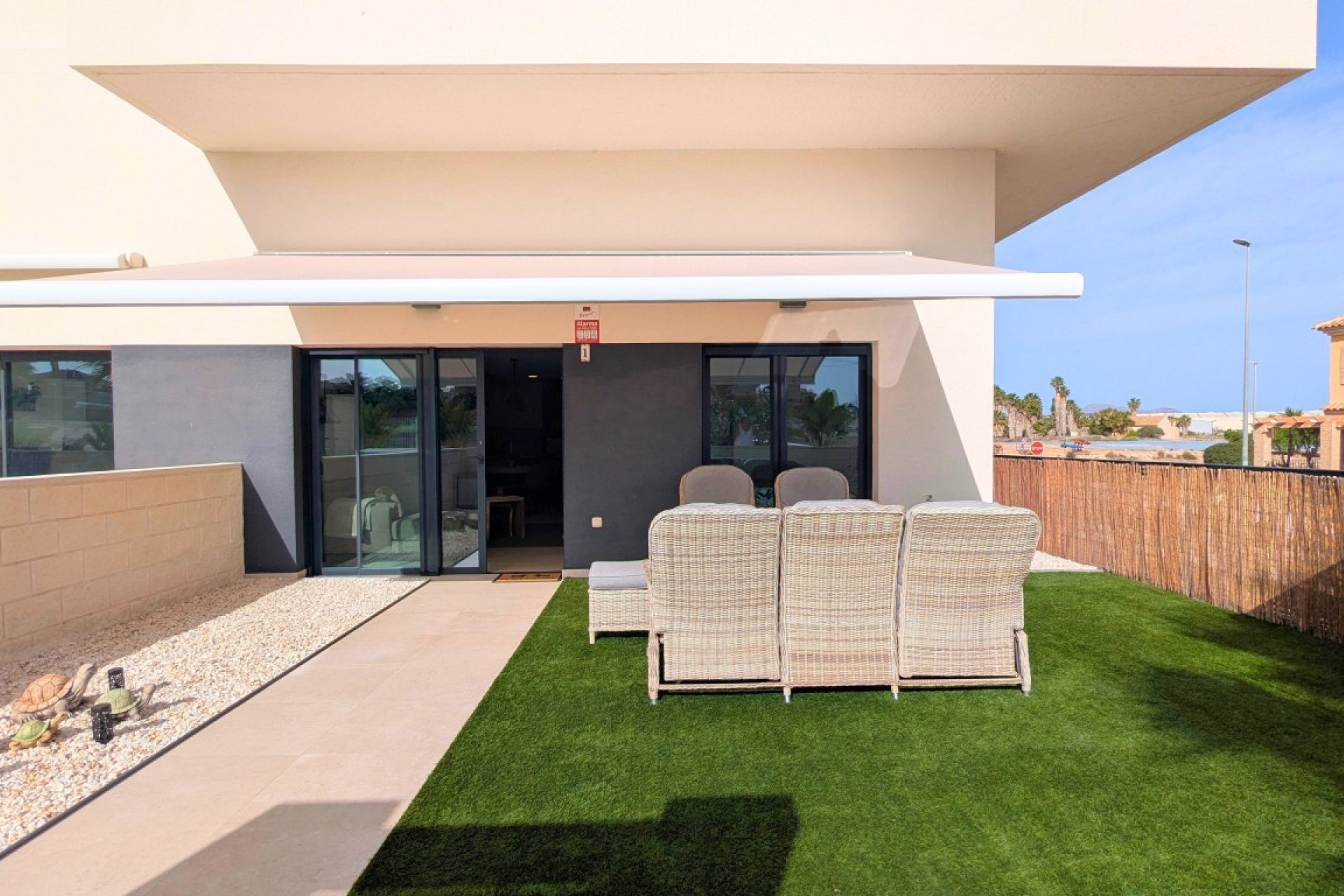 Resale - Apartment -
Lo Crispin - Inland