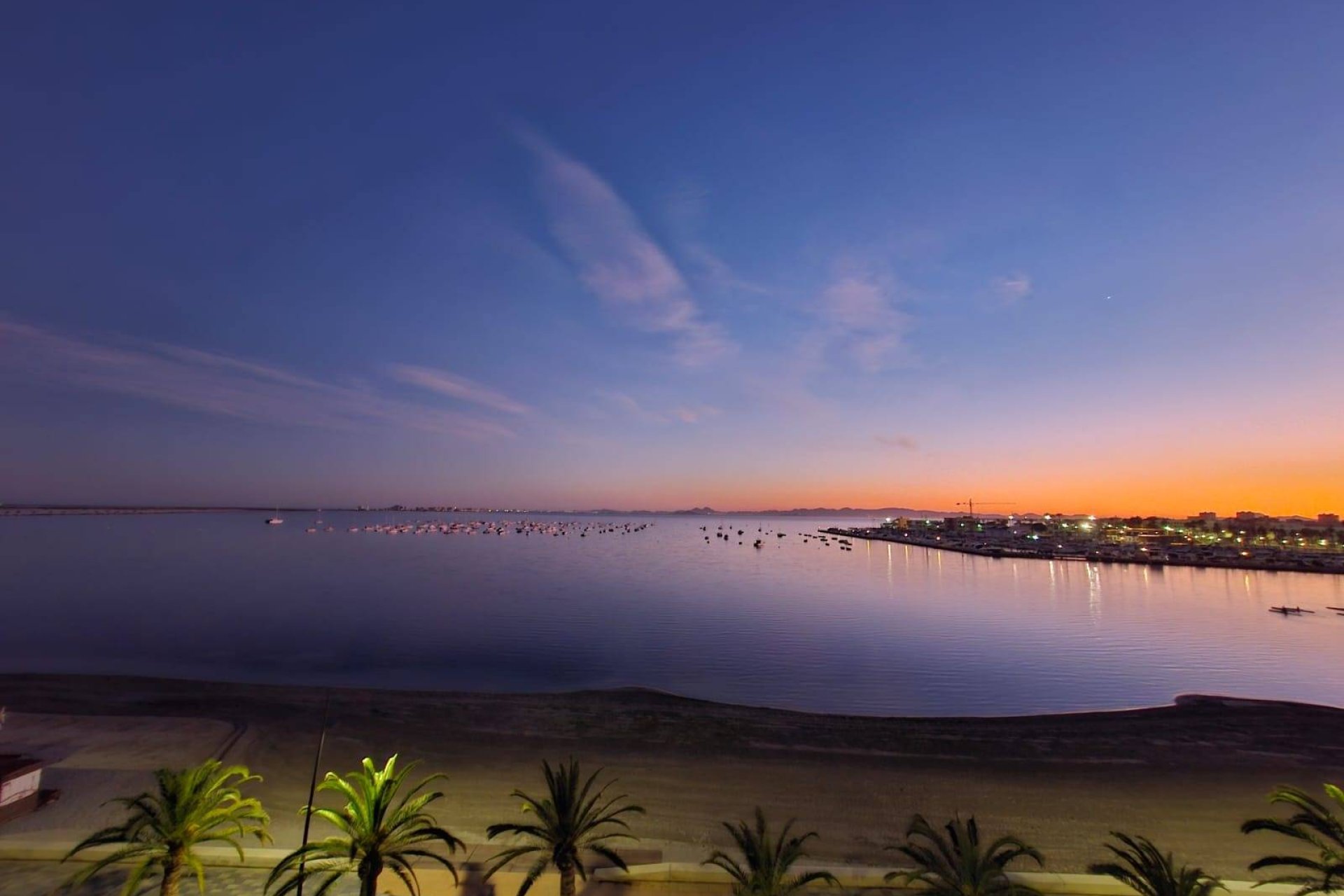 Resale - Apartment -
Lo Pagan - 1Âª Linea De Playa