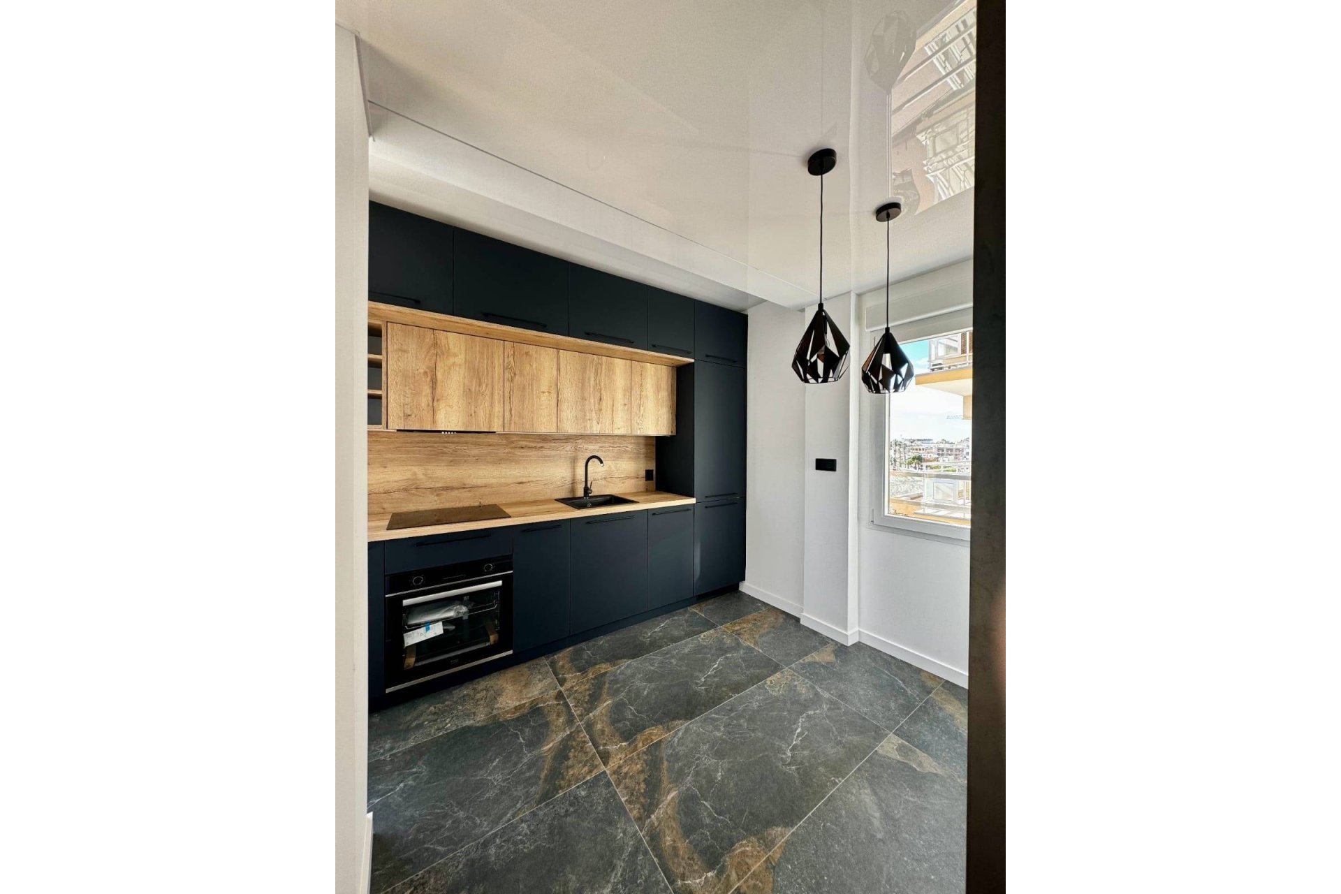 Resale - Apartment -
Lo Pagan - 1Âª Linea De Playa