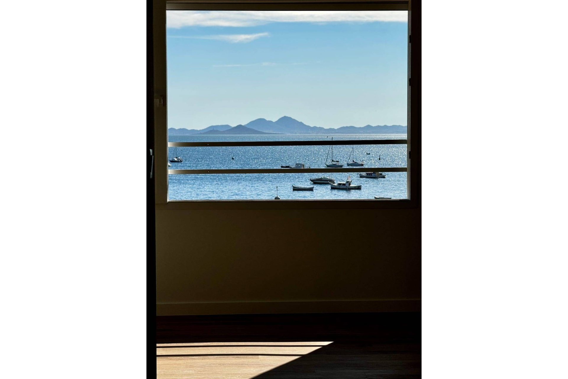 Resale - Apartment -
Lo Pagan - 1Âª Linea De Playa