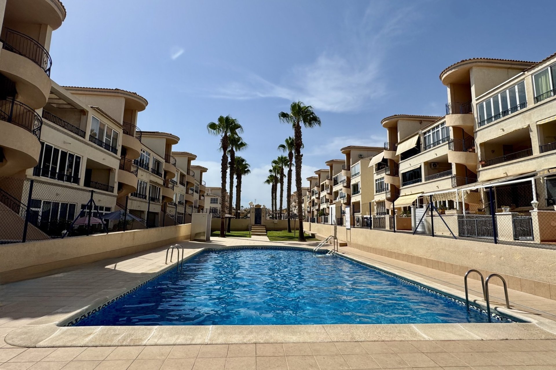 Resale - Apartment -
Los Altos - Costa Blanca