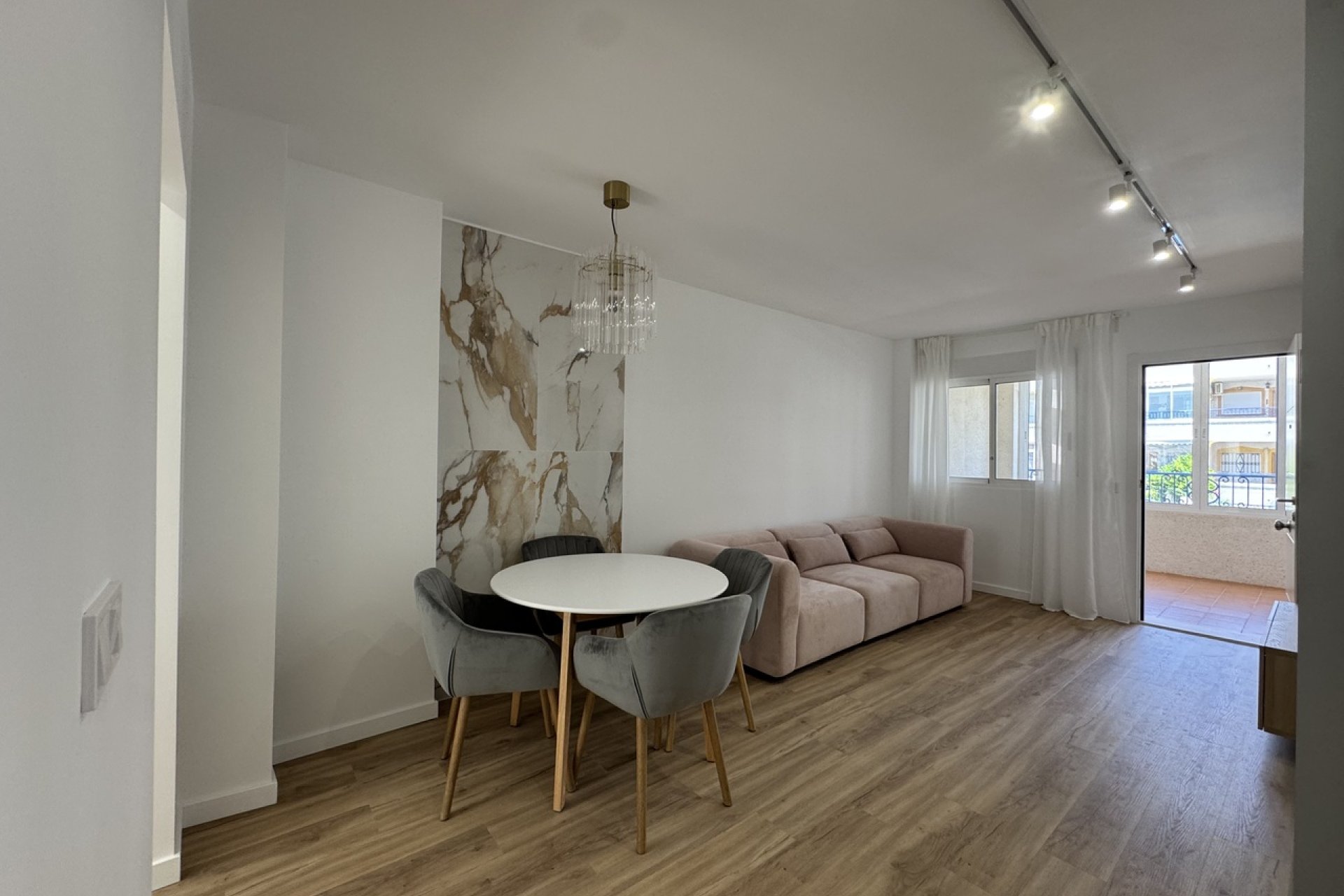 Resale - Apartment -
Los Altos - Costa Blanca