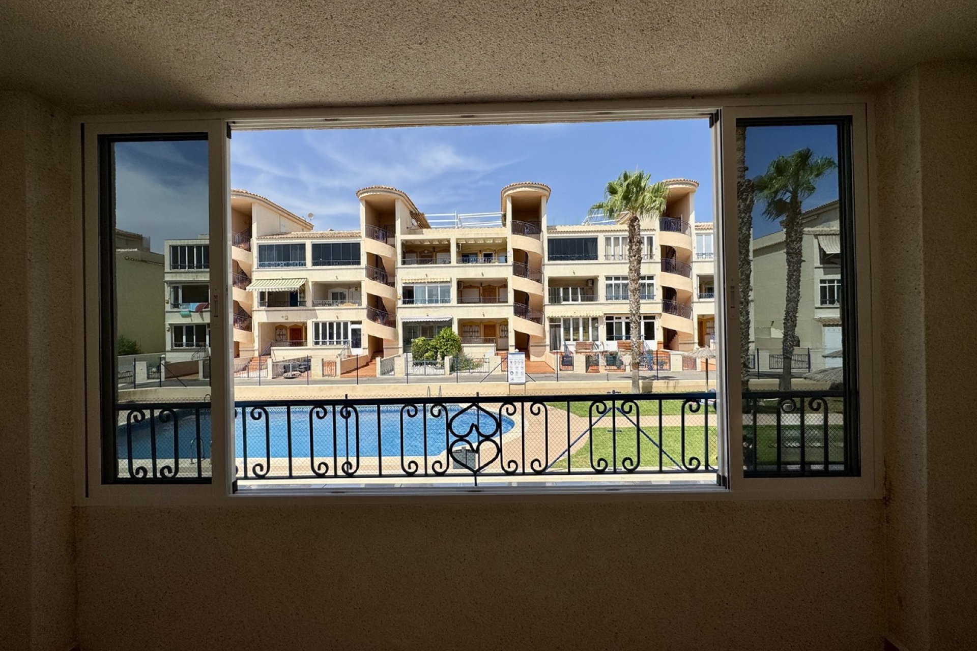 Resale - Apartment -
Los Altos - Costa Blanca