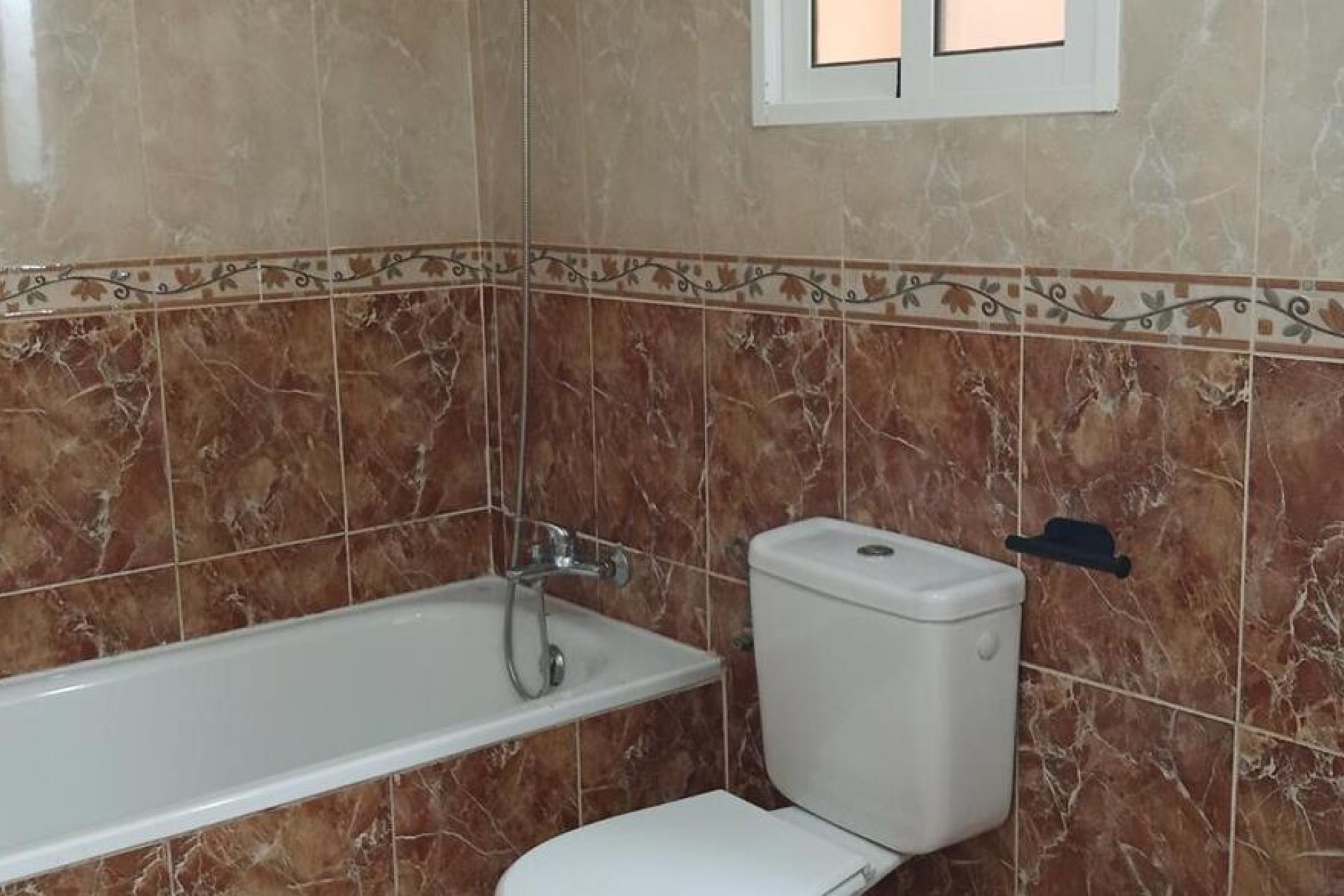 Resale - Apartment -
Los Montesinos - PUEBLO CENTRO