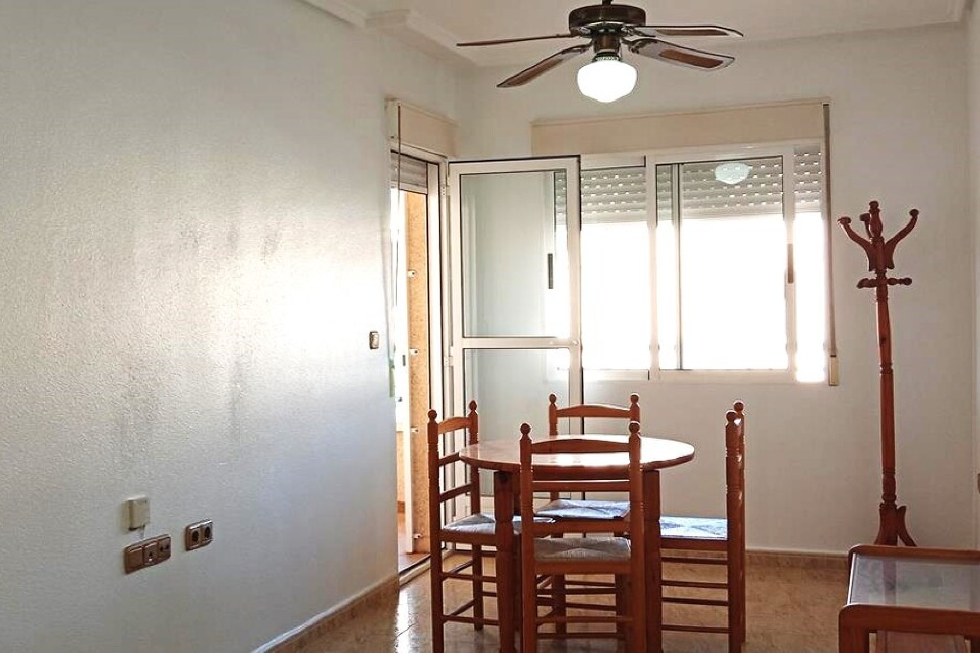 Resale - Apartment -
Los Montesinos - PUEBLO CENTRO