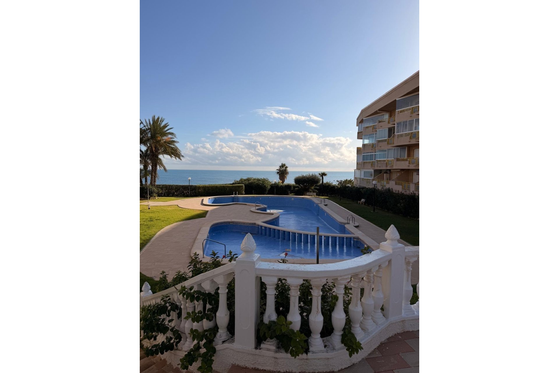 Resale - Apartment -
Pilar de la Horadada - Mil Palmeras