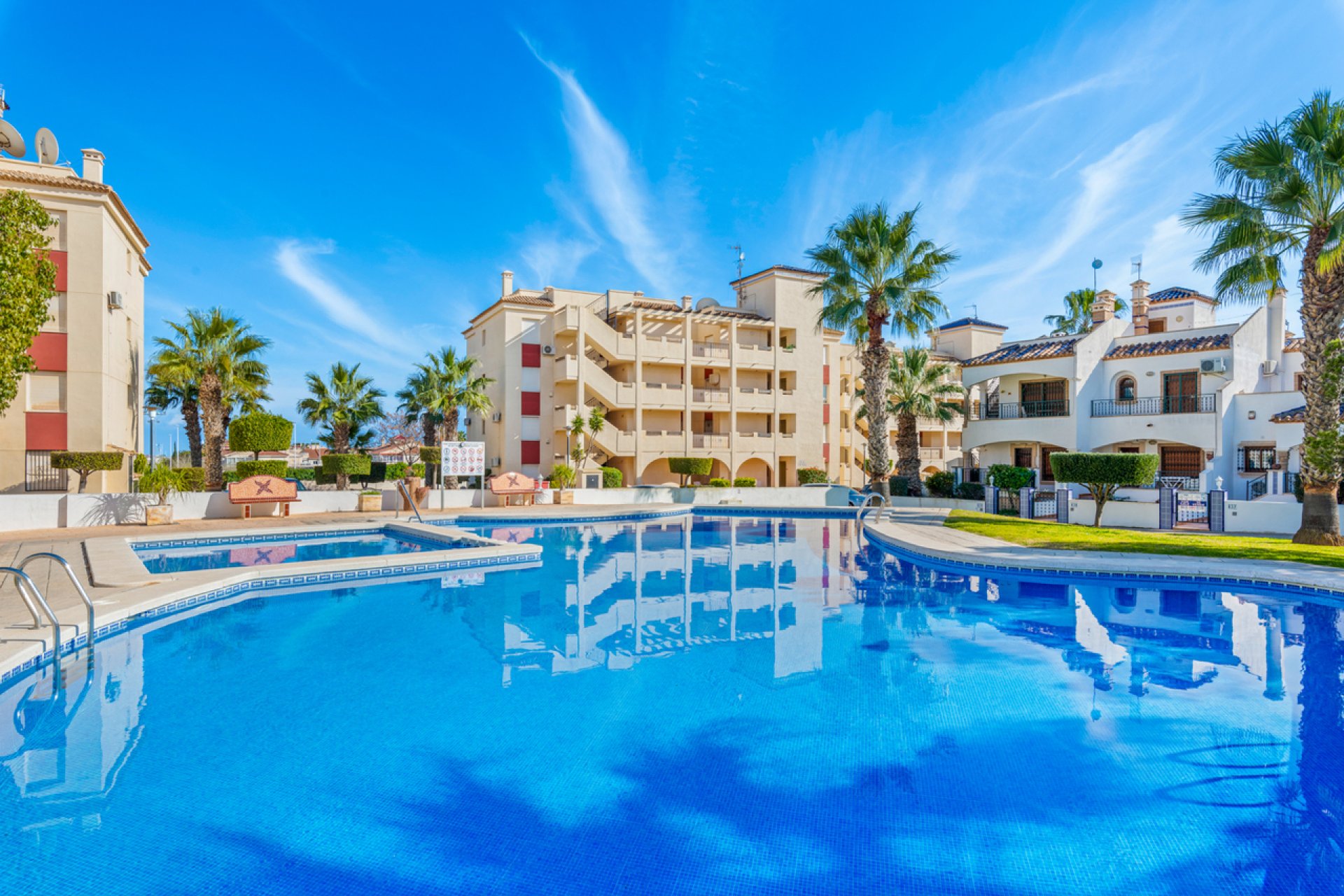 Resale - Apartment -
Playa Flamenca - Costa Blanca