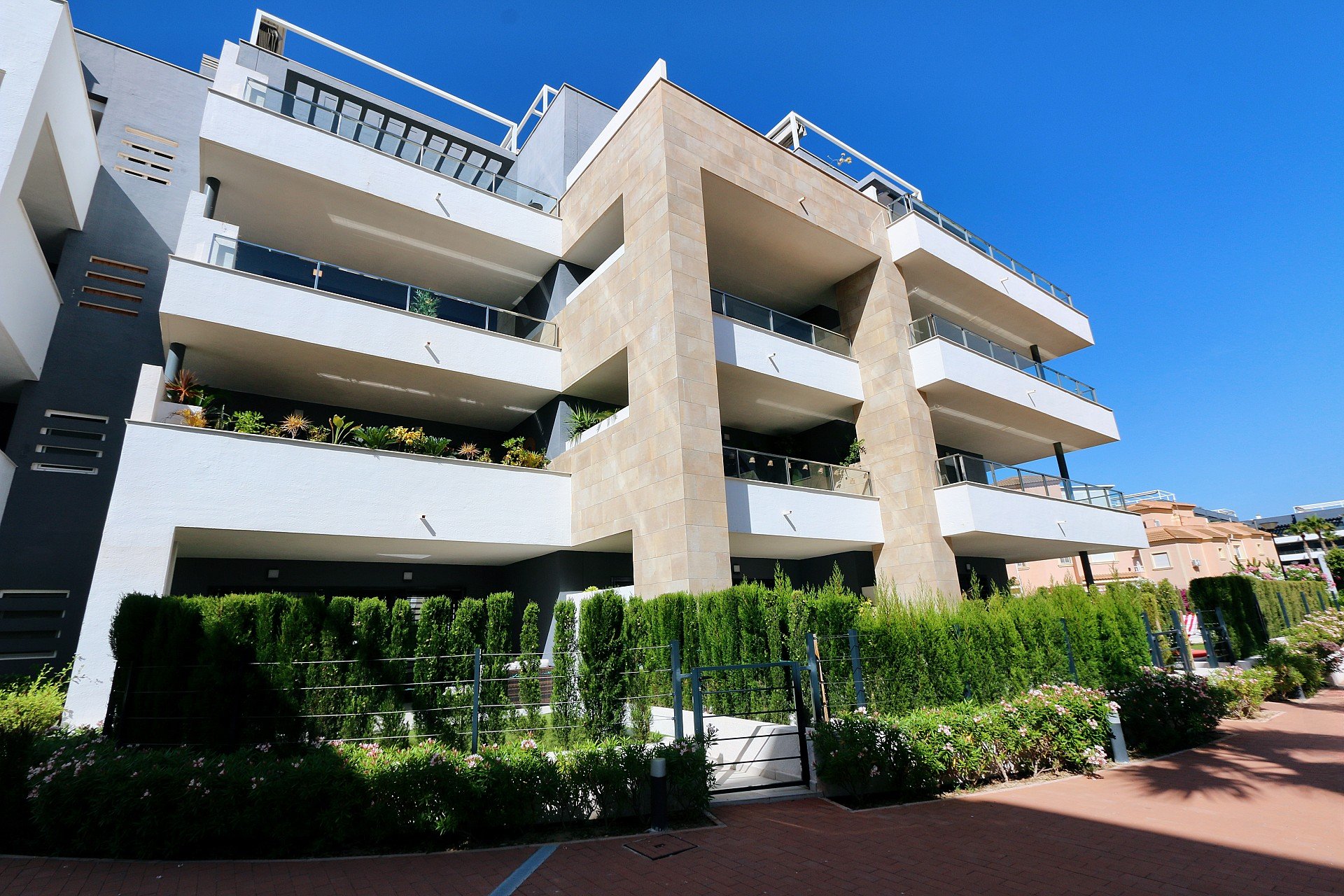 Resale - Apartment -
Playa Flamenca - Costa Blanca