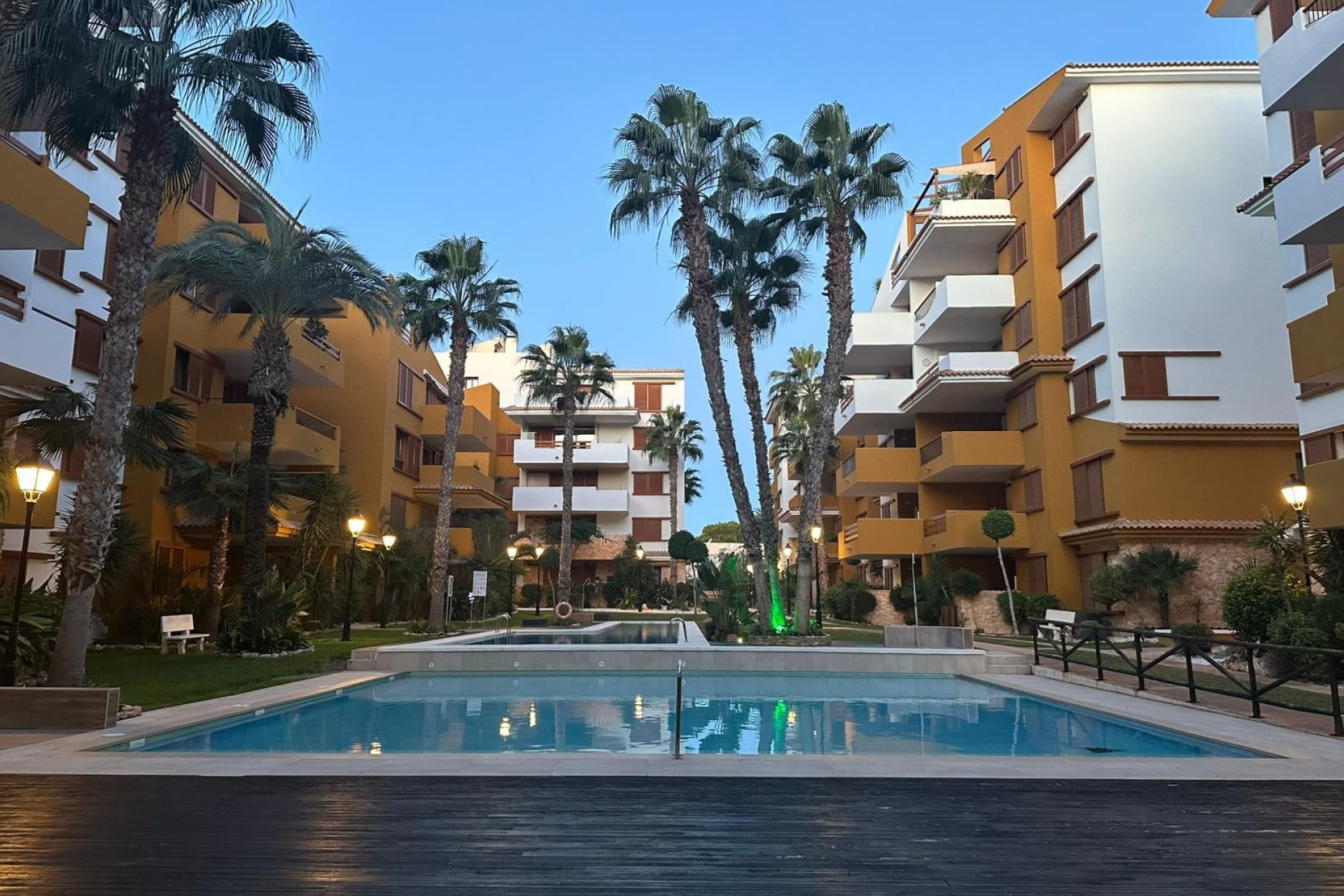 Resale - Apartment -
Punta Prima - Costa Blanca
