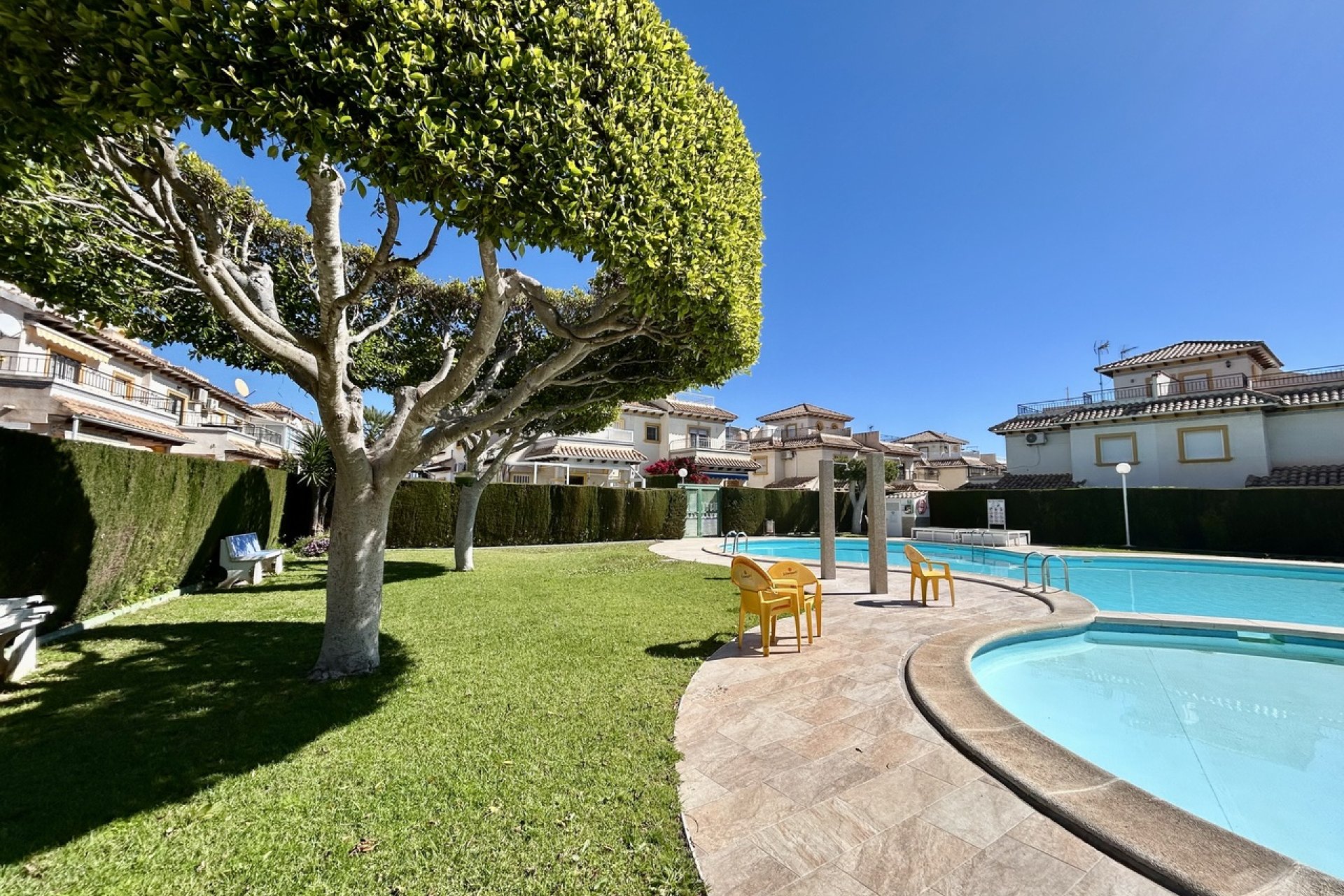 Resale - Apartment -
Punta Prima - Costa Blanca