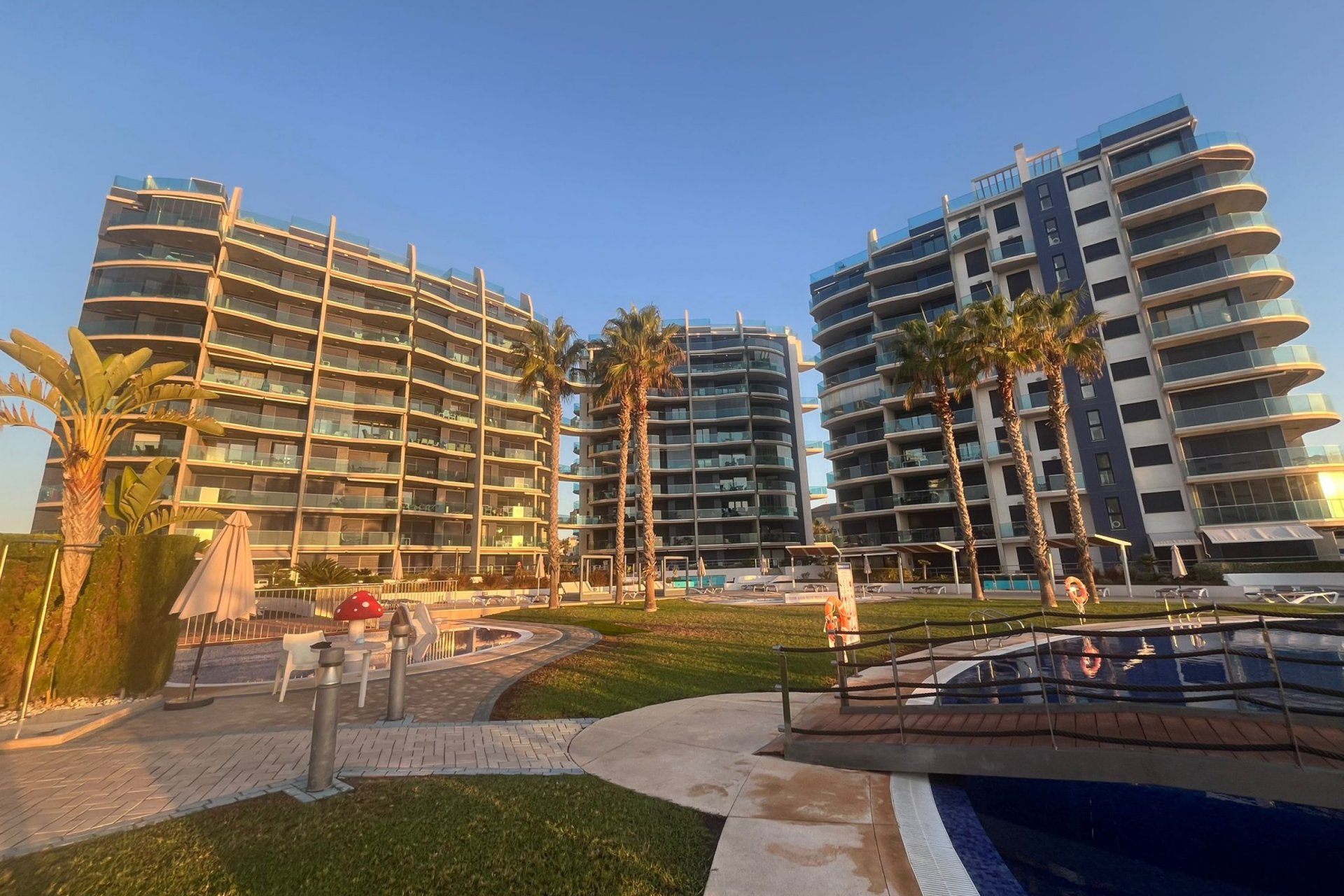Resale - Apartment -
Punta Prima - Costa Blanca