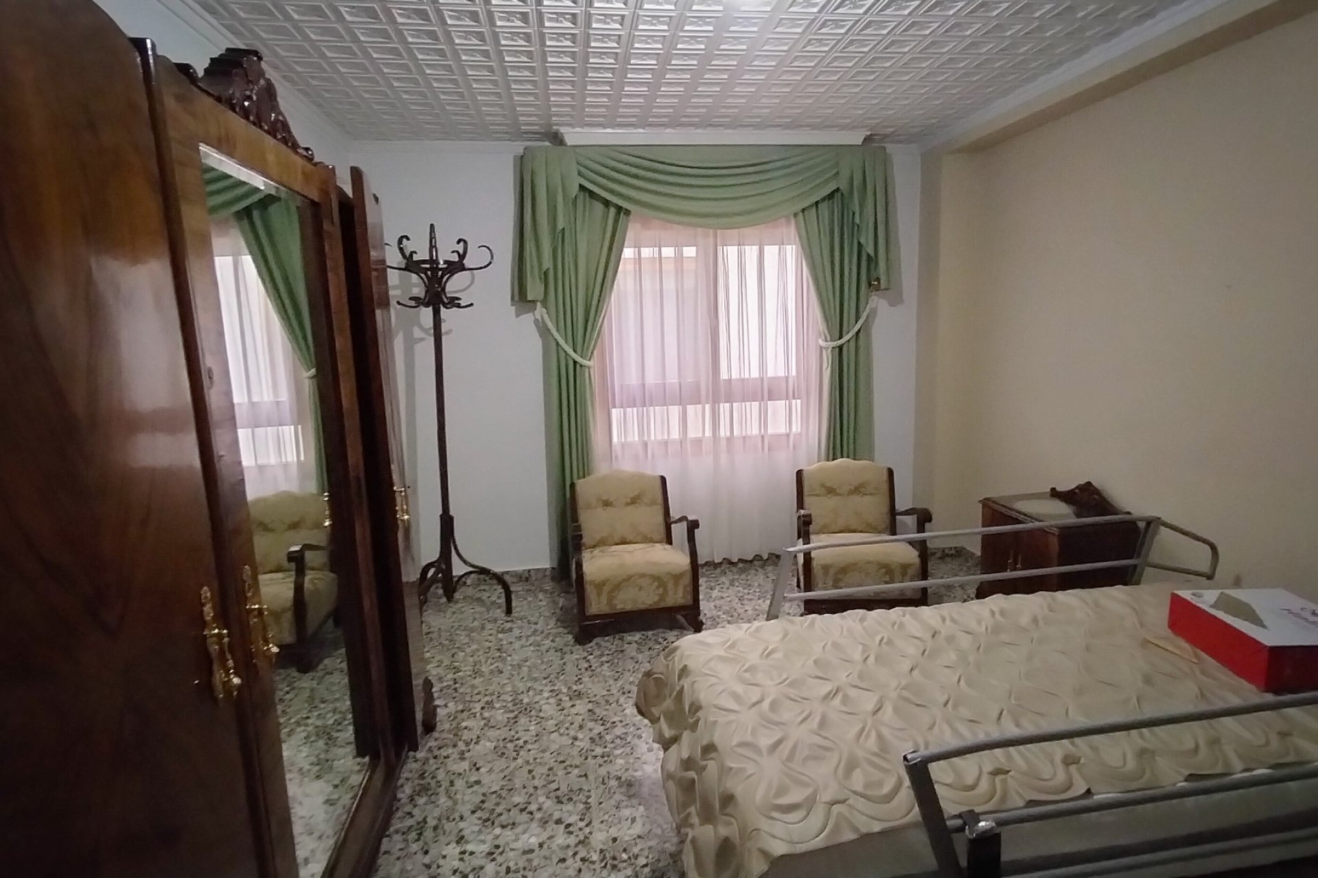 Resale - Apartment -
Sax - Inland