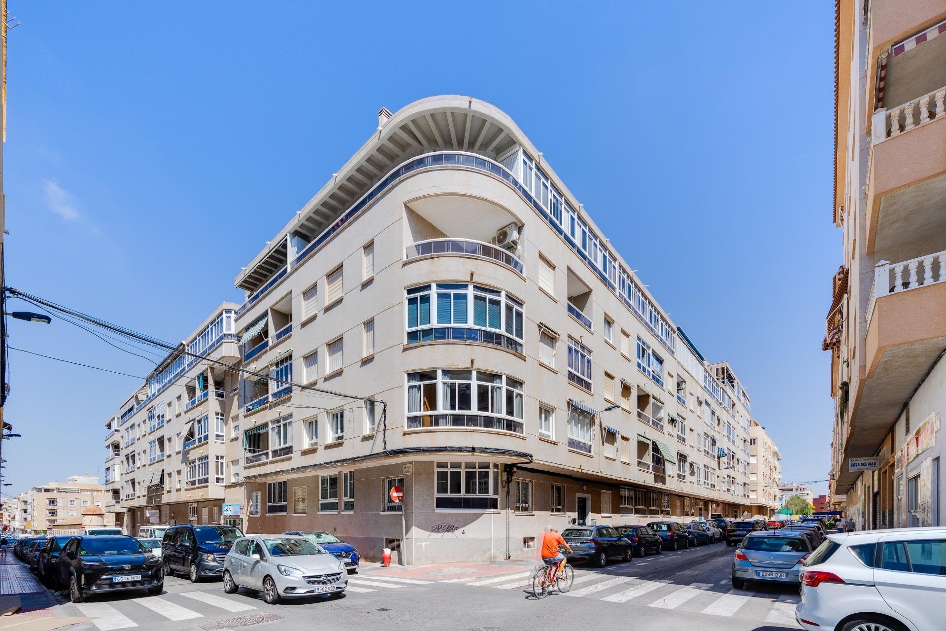 Resale - Apartment -
Torrevieja - Antonio Machado