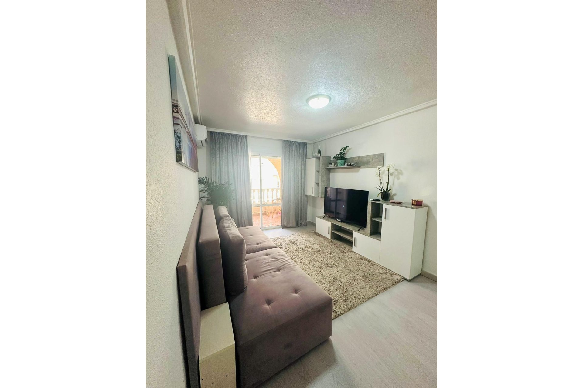 Resale - Apartment -
Torrevieja - Centro