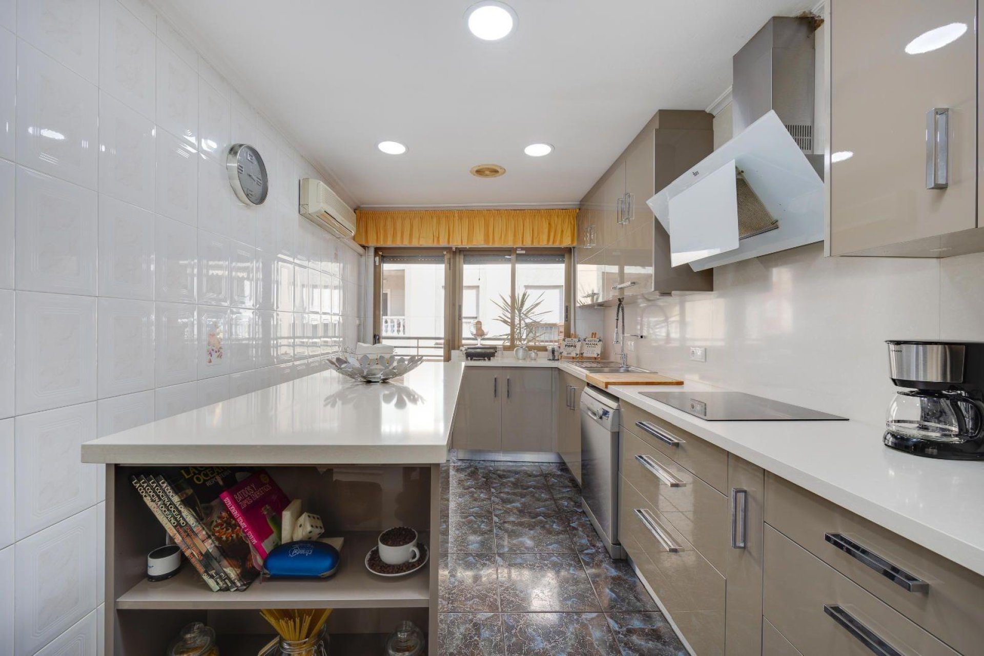 Resale - Apartment -
Torrevieja - Centro