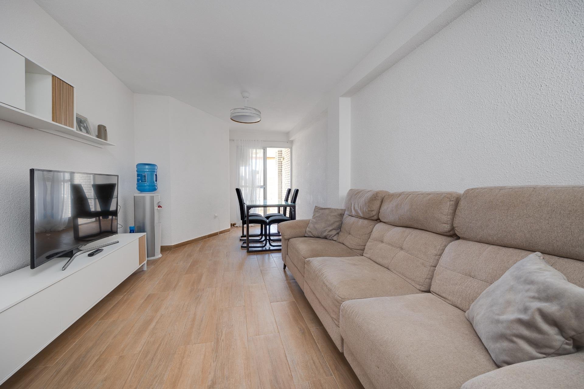 Resale - Apartment -
Torrevieja - Centro