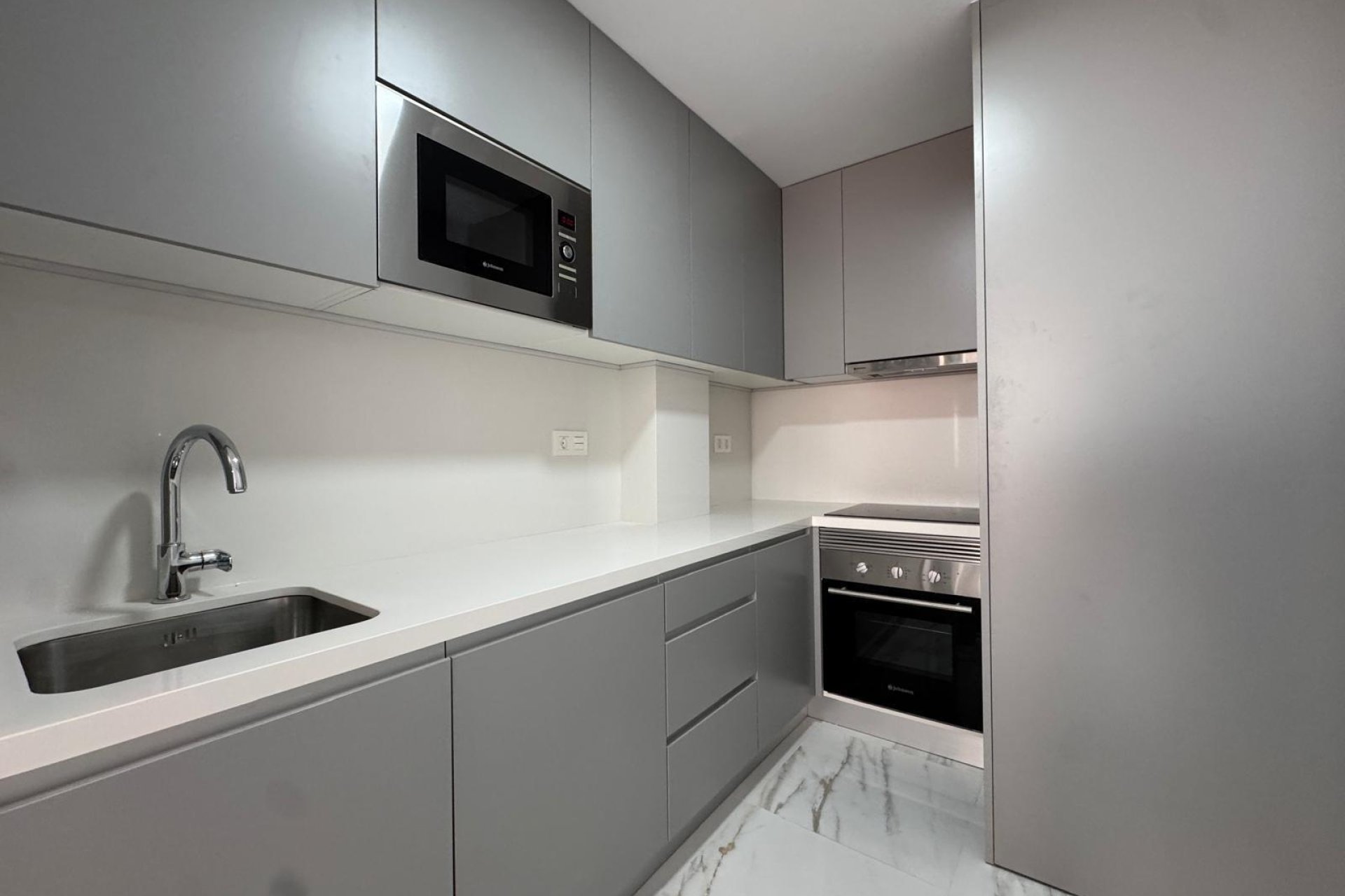 Resale - Apartment -
Torrevieja - Centro