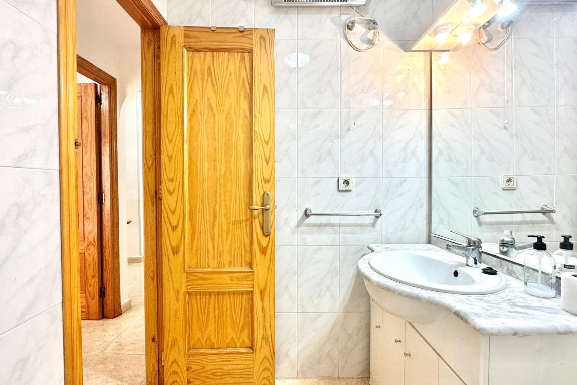 Resale - Apartment -
Torrevieja - Centro