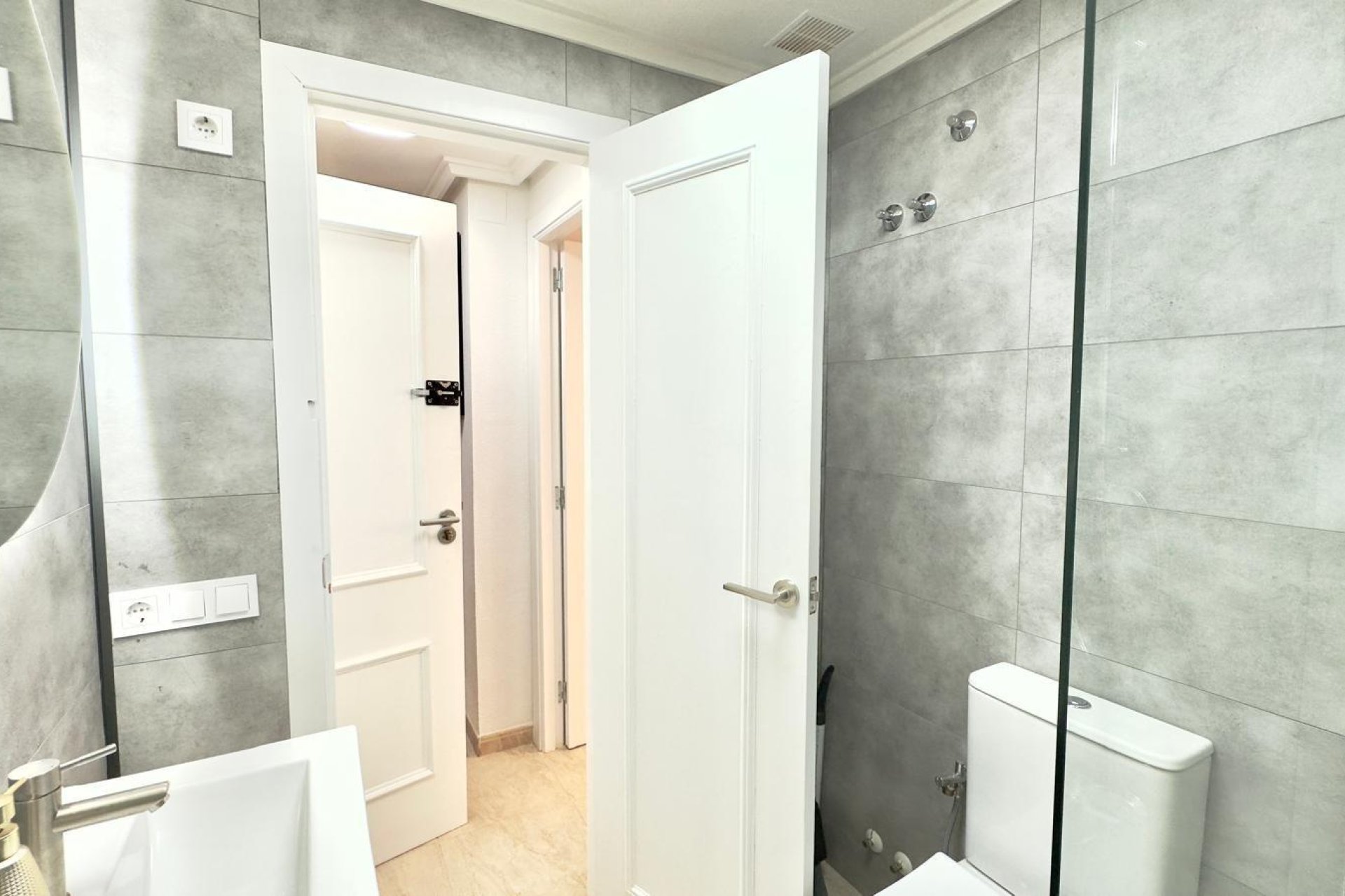 Resale - Apartment -
Torrevieja - Centro