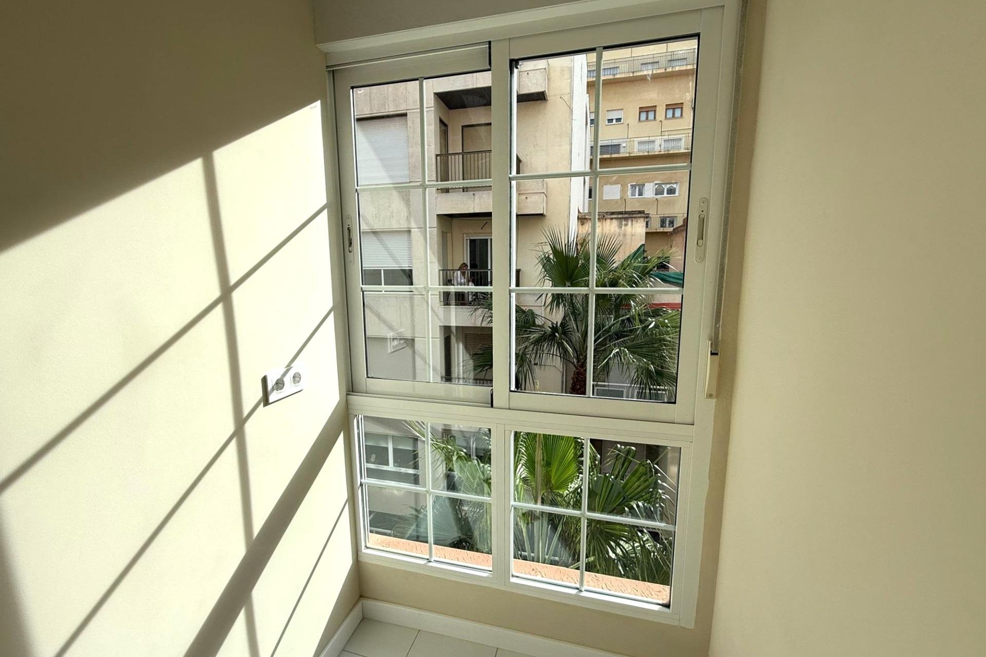 Resale - Apartment -
Torrevieja - Centro