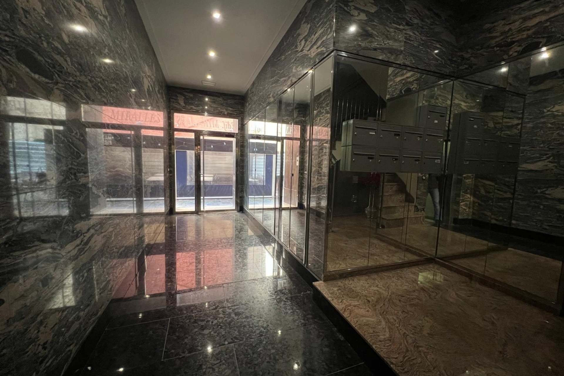 Resale - Apartment -
Torrevieja - Centro