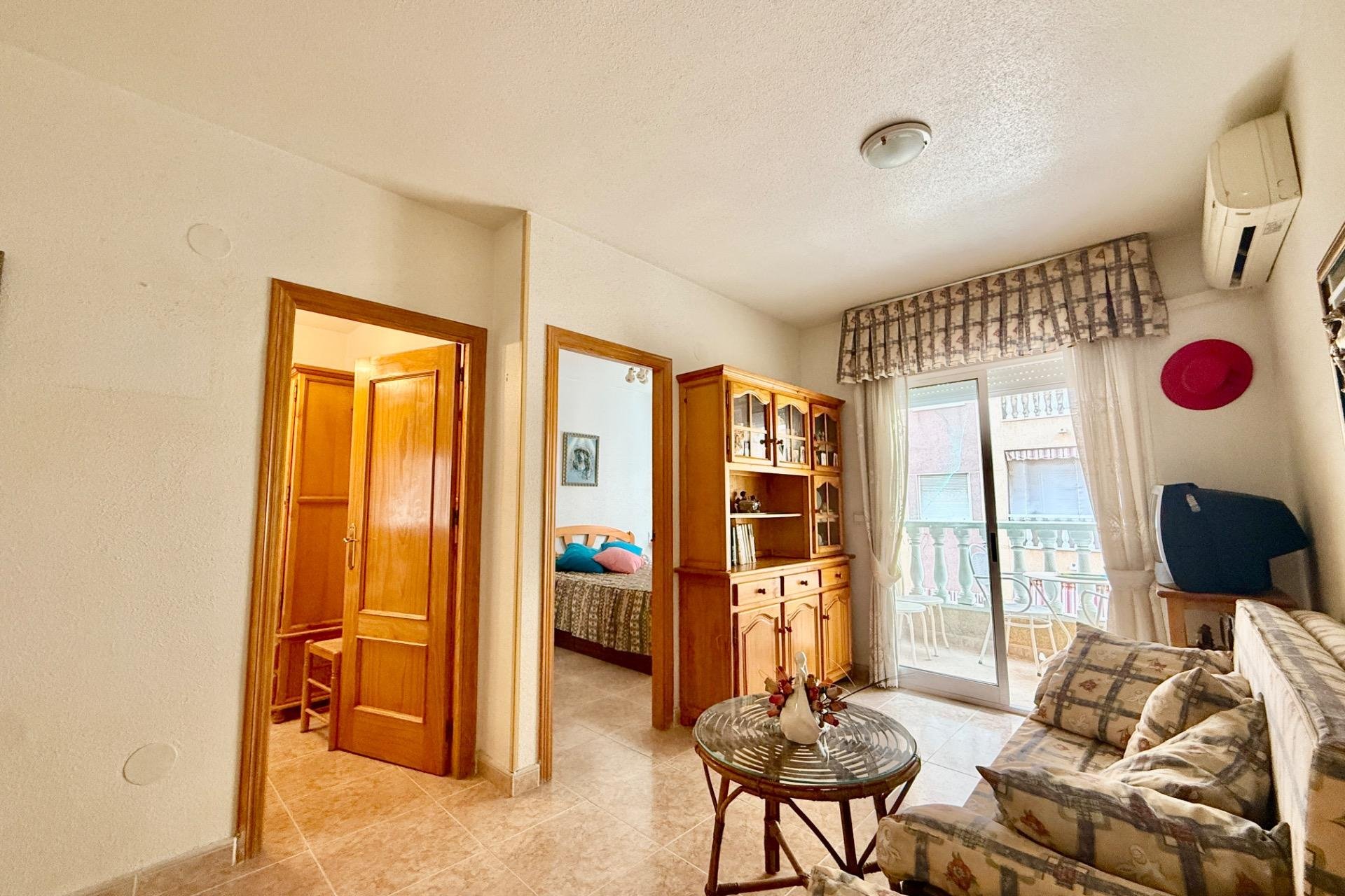 Resale - Apartment -
Torrevieja - Centro