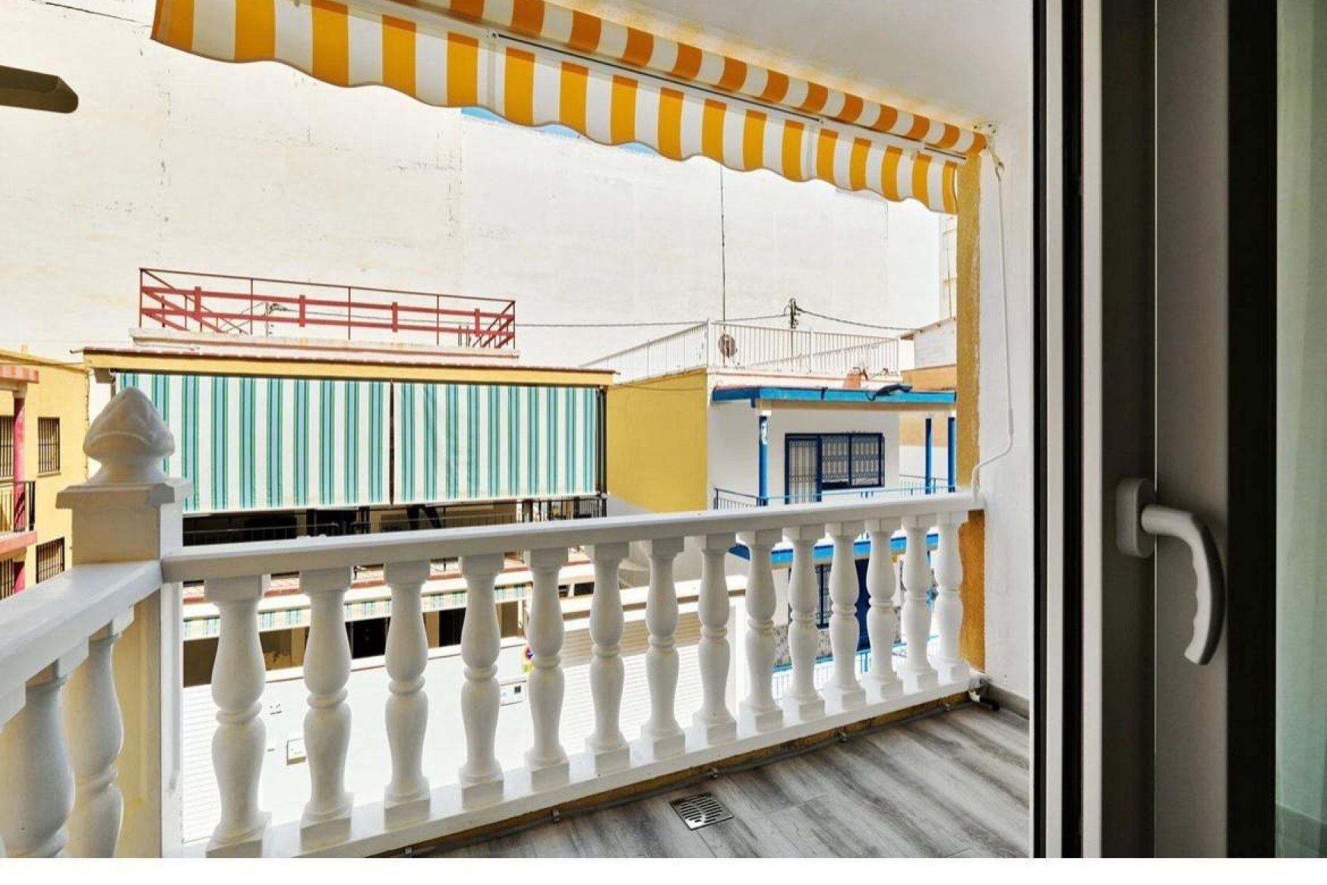Resale - Apartment -
Torrevieja - Centro