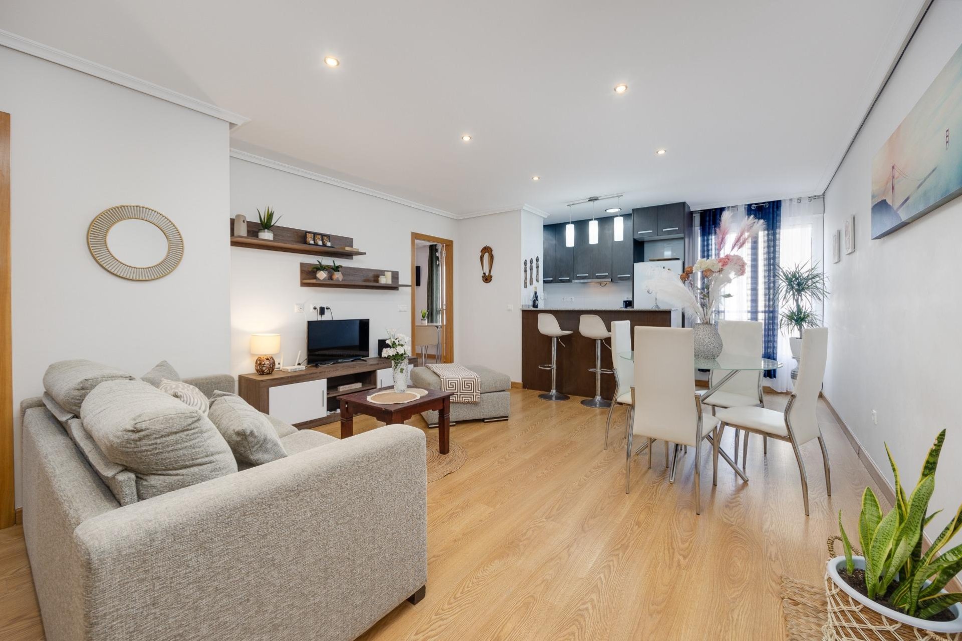 Resale - Apartment -
Torrevieja - Centro