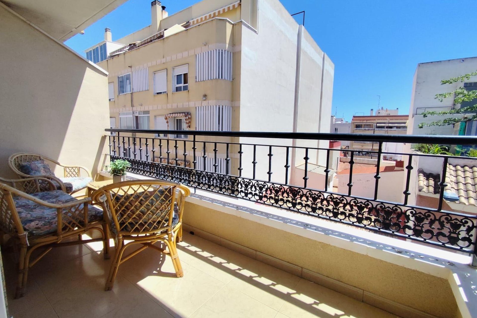 Resale - Apartment -
Torrevieja - Centro