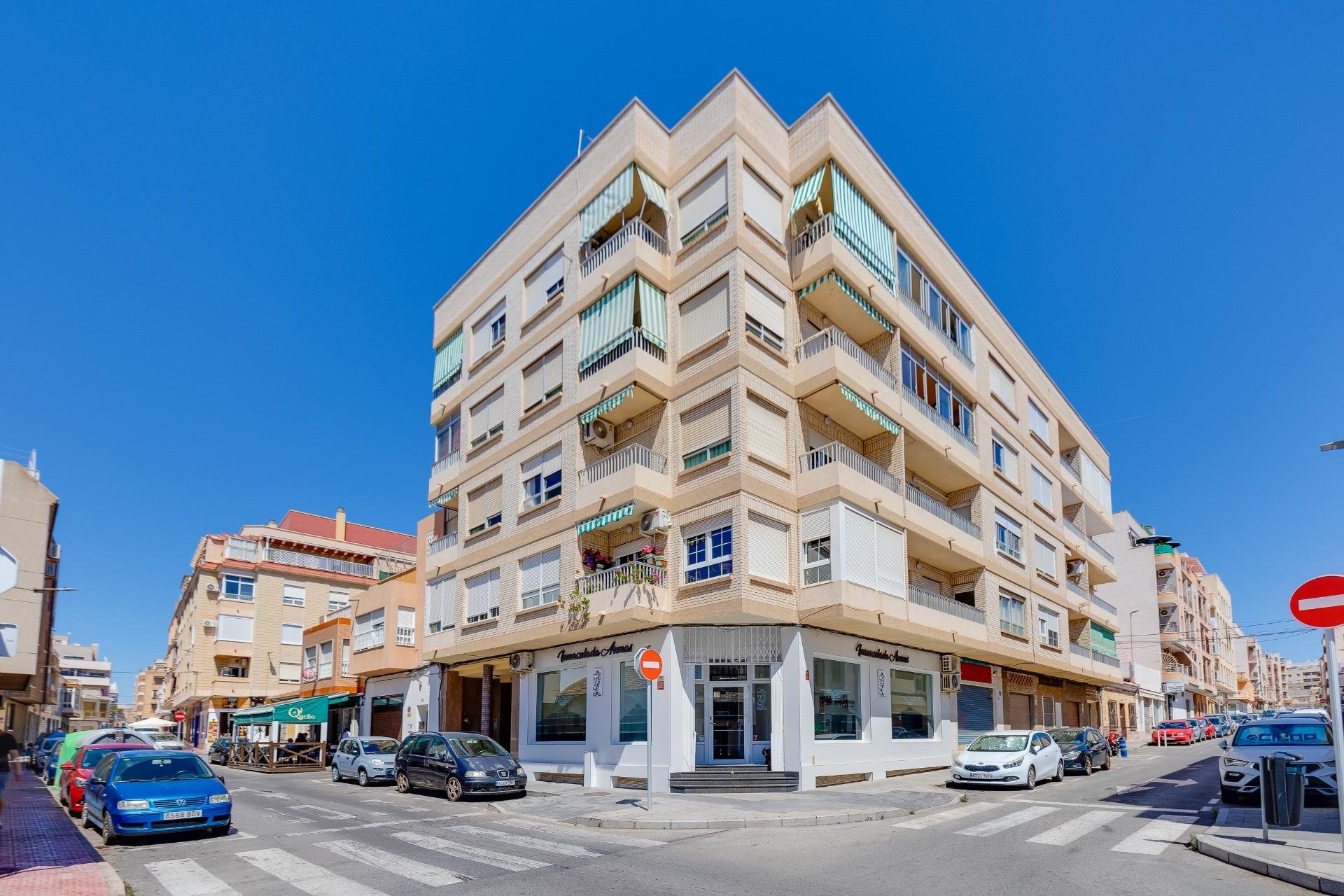 Resale - Apartment -
Torrevieja - Centro