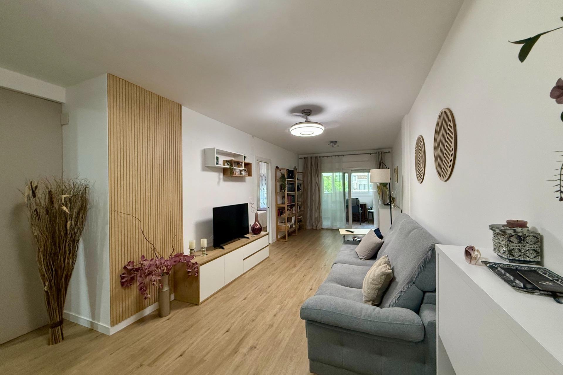 Resale - Apartment -
Torrevieja - Centro