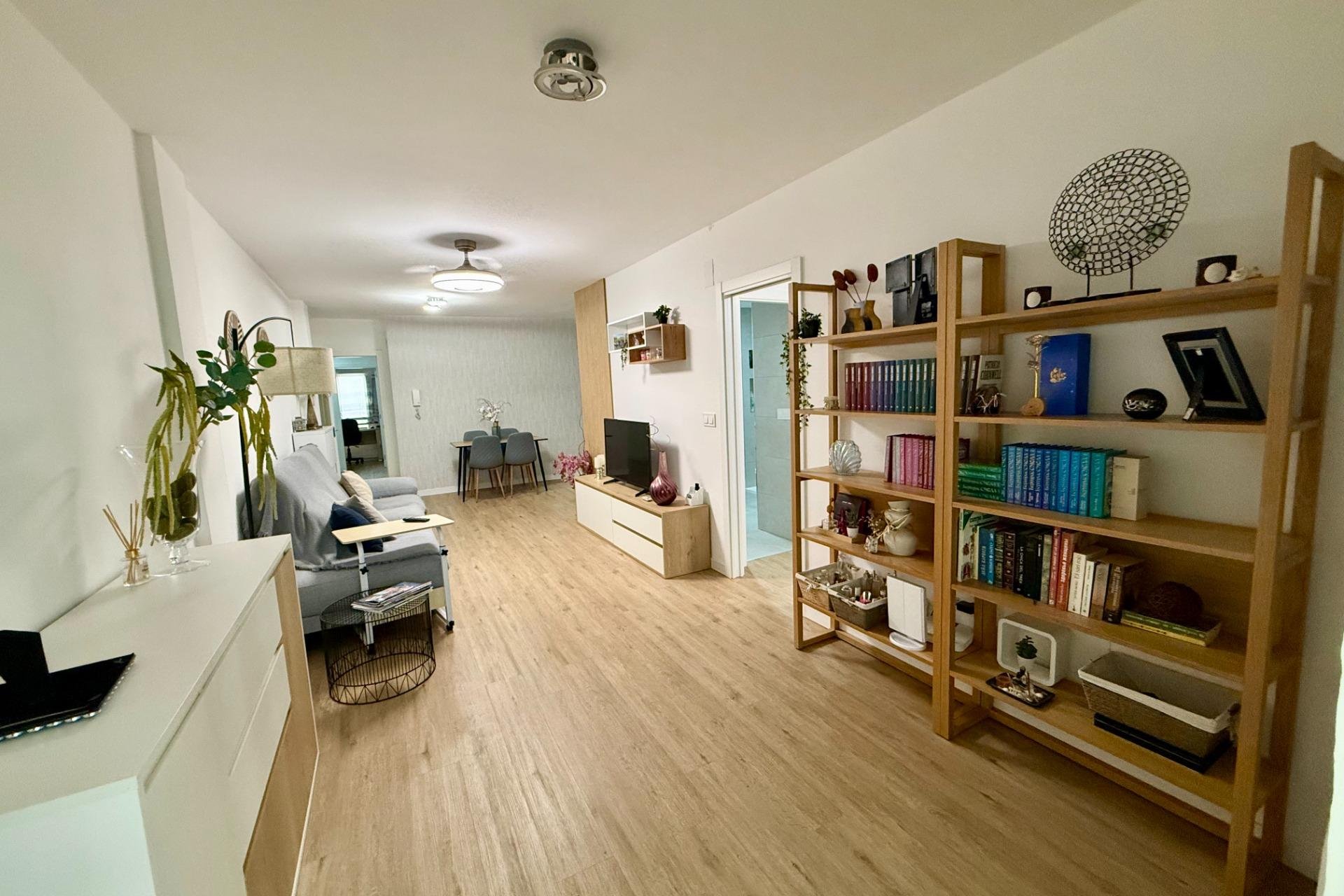 Resale - Apartment -
Torrevieja - Centro