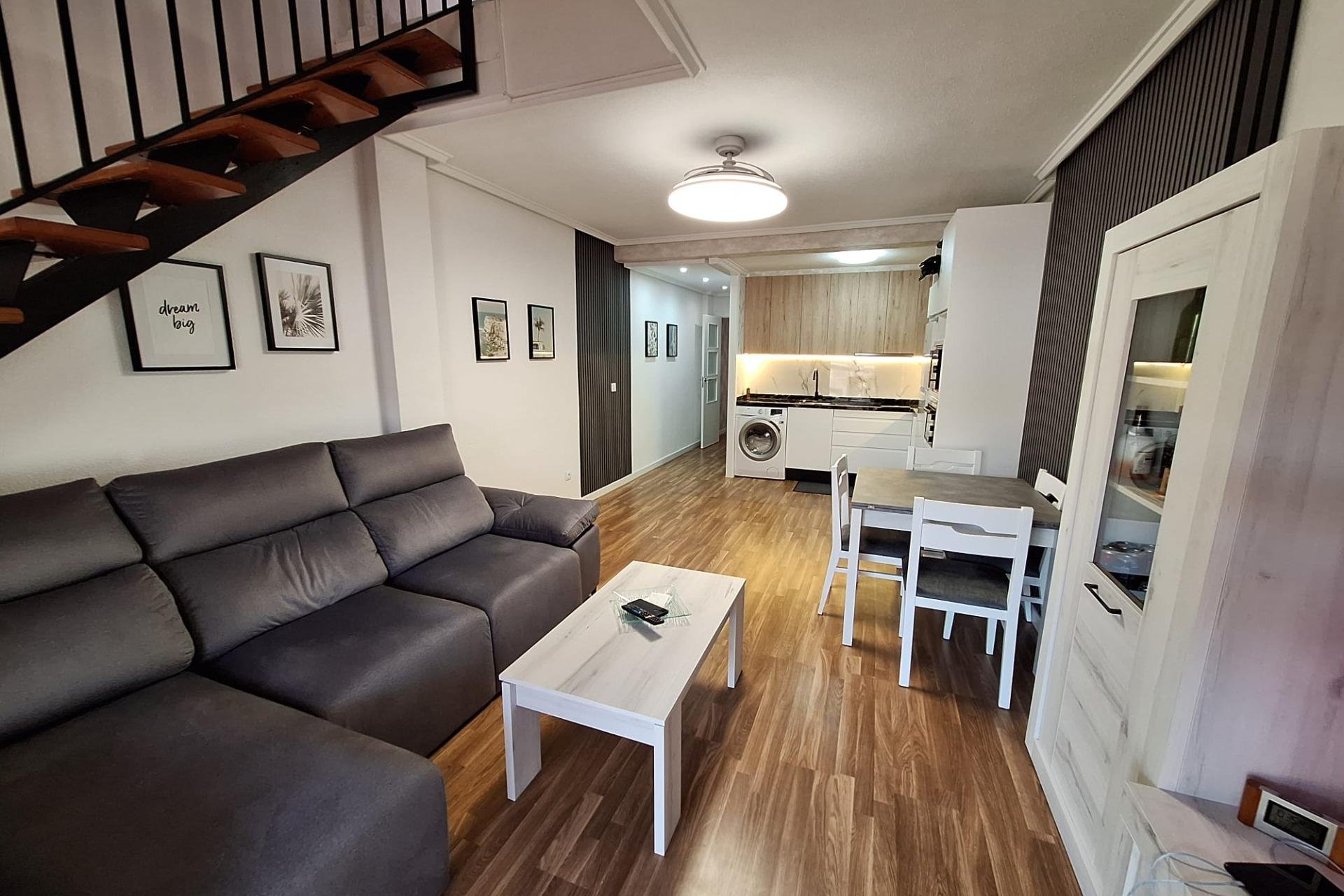 Resale - Apartment -
Torrevieja - Centro