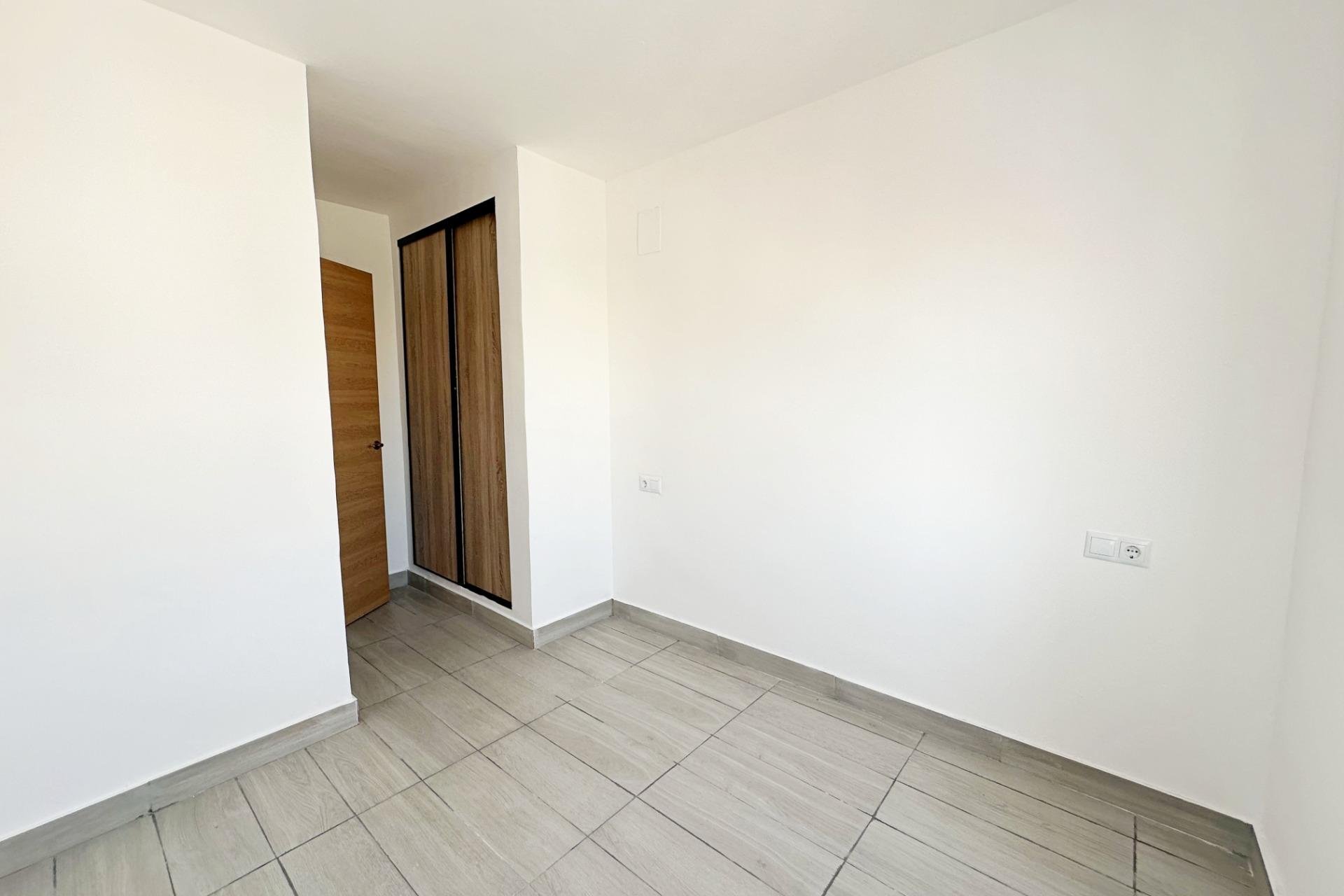 Resale - Apartment -
Torrevieja - Centro