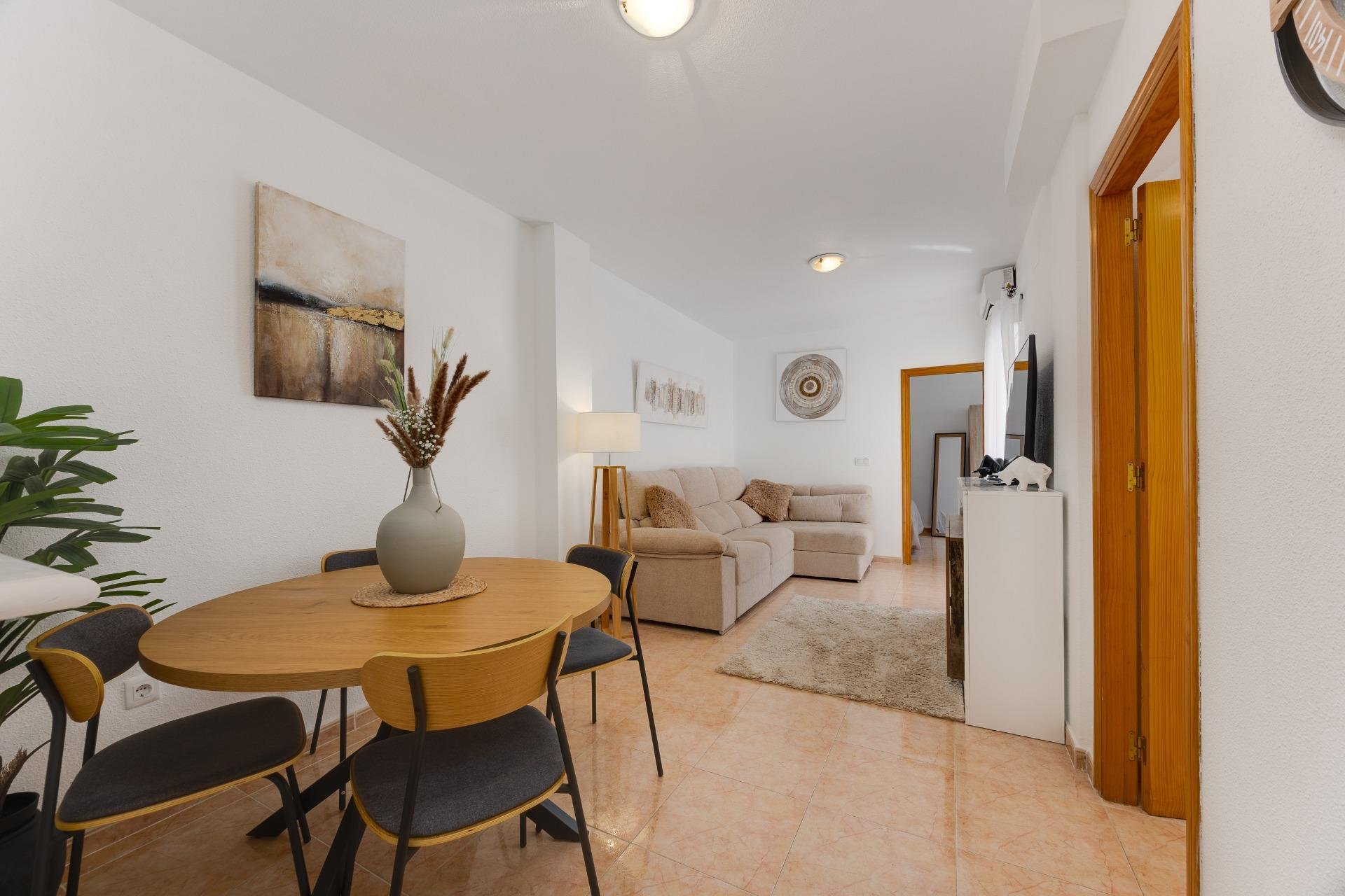 Resale - Apartment -
Torrevieja - Centro