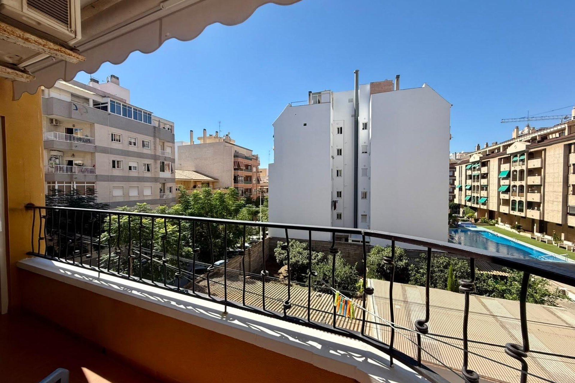 Resale - Apartment -
Torrevieja - Centro