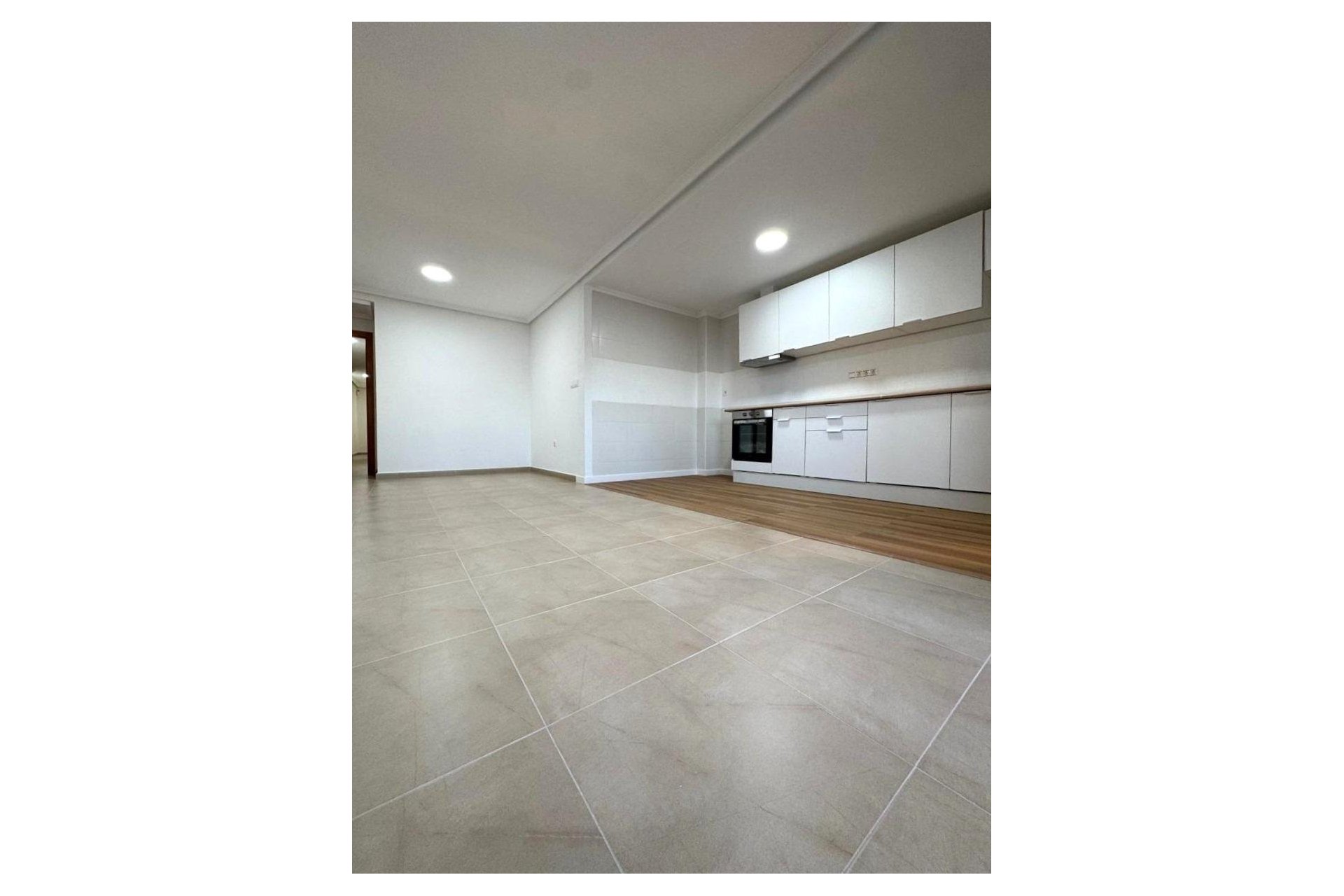 Resale - Apartment -
Torrevieja - Centro