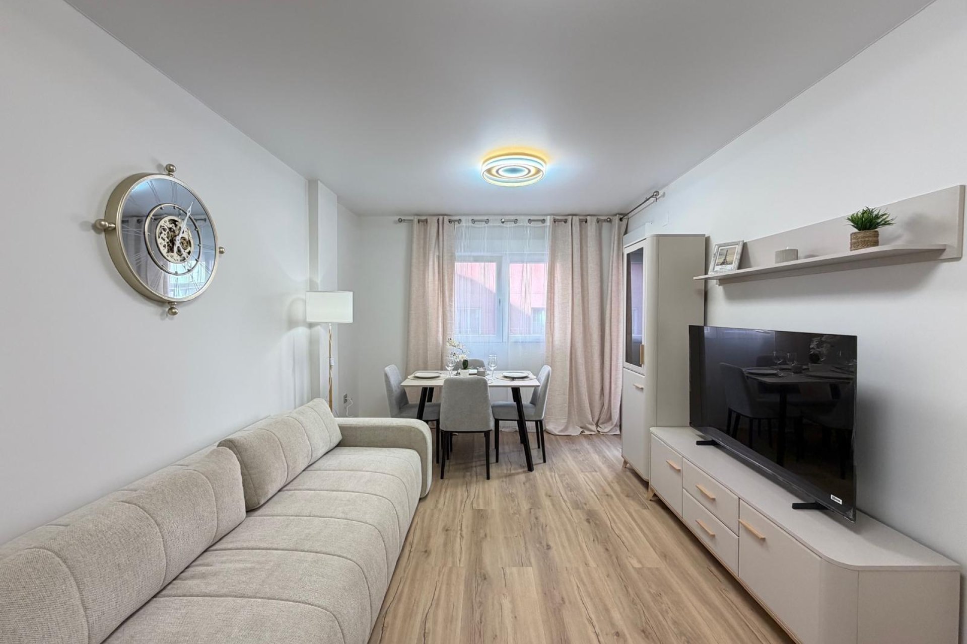 Resale - Apartment -
Torrevieja - Centro