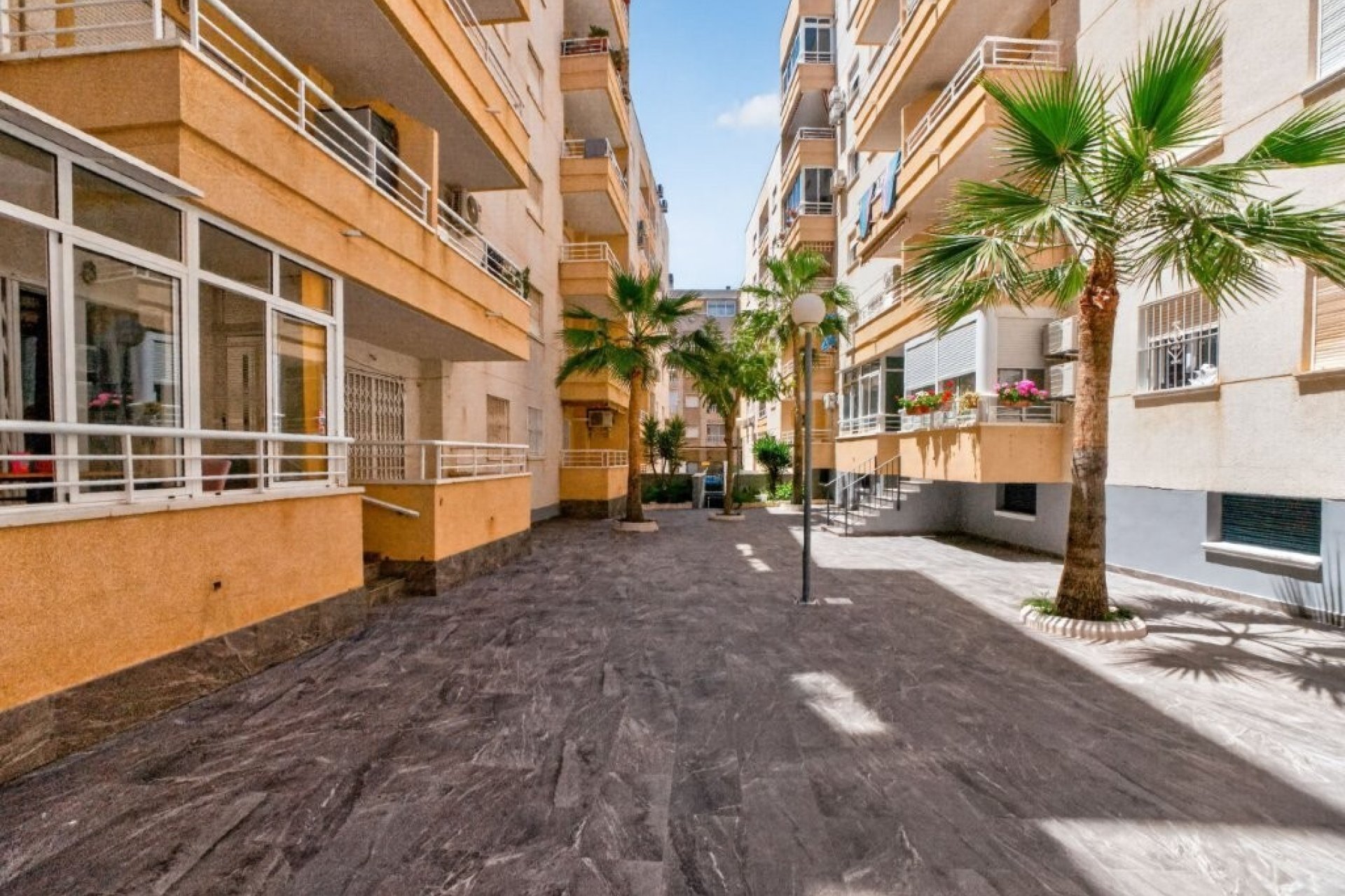 Resale - Apartment -
Torrevieja - Costa Blanca