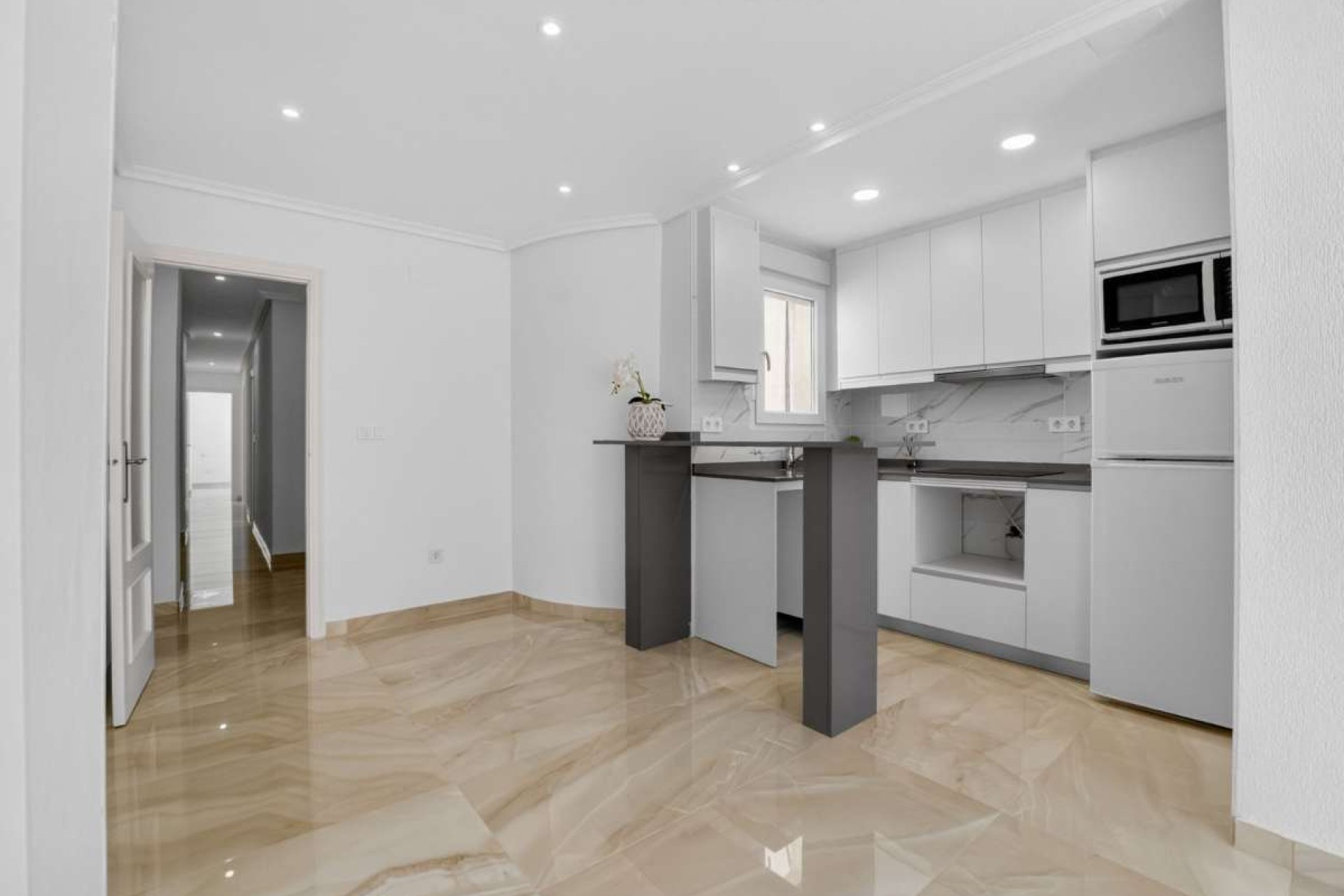 Resale - Apartment -
Torrevieja - Costa Blanca