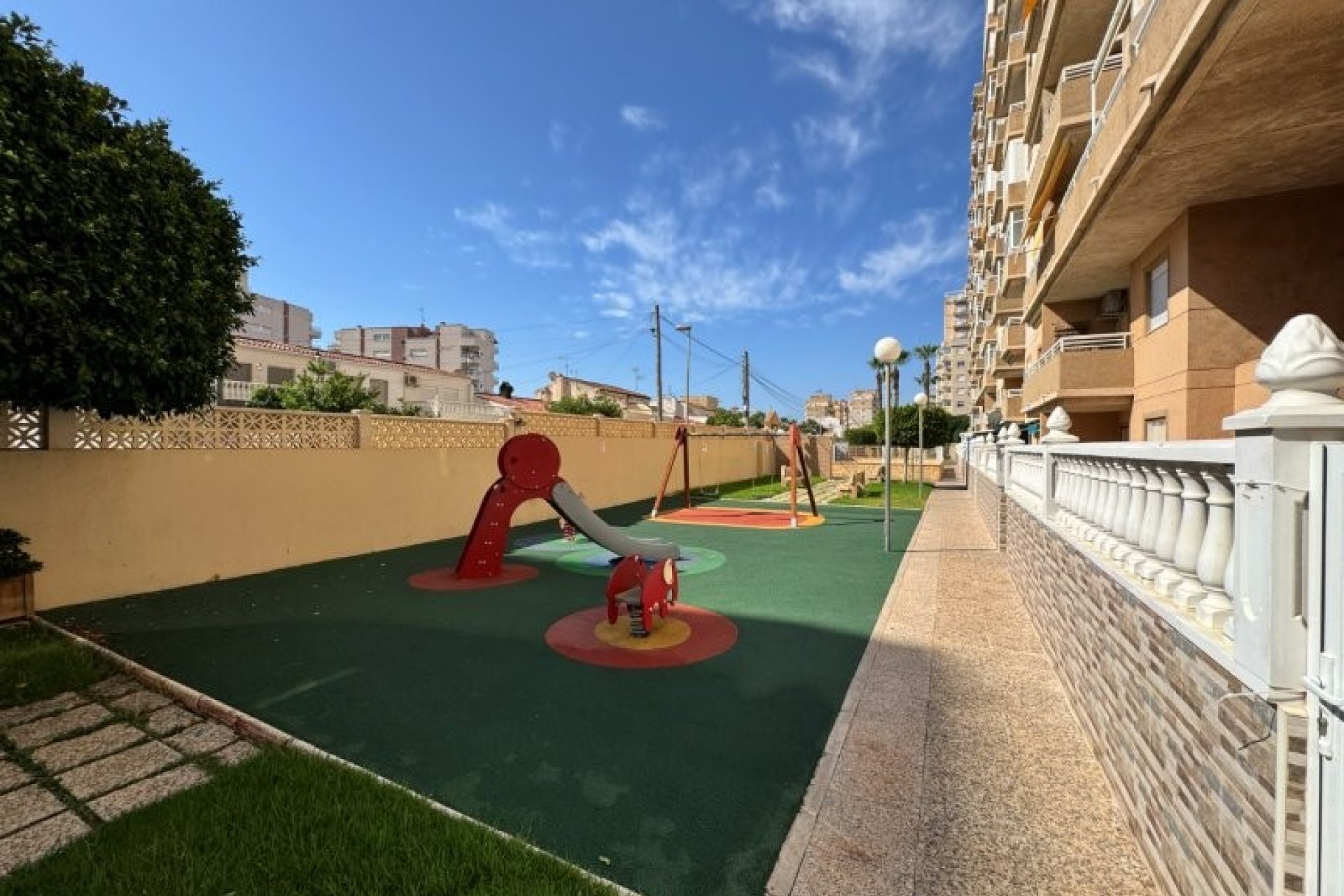 Resale - Apartment -
Torrevieja - Costa Blanca
