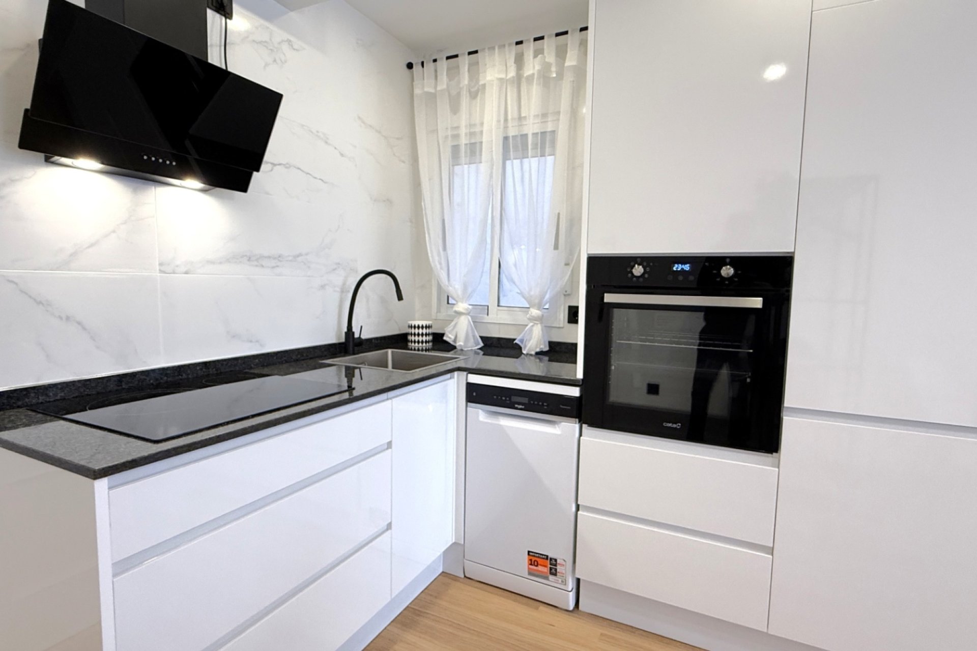 Resale - Apartment -
Torrevieja - Costa Blanca