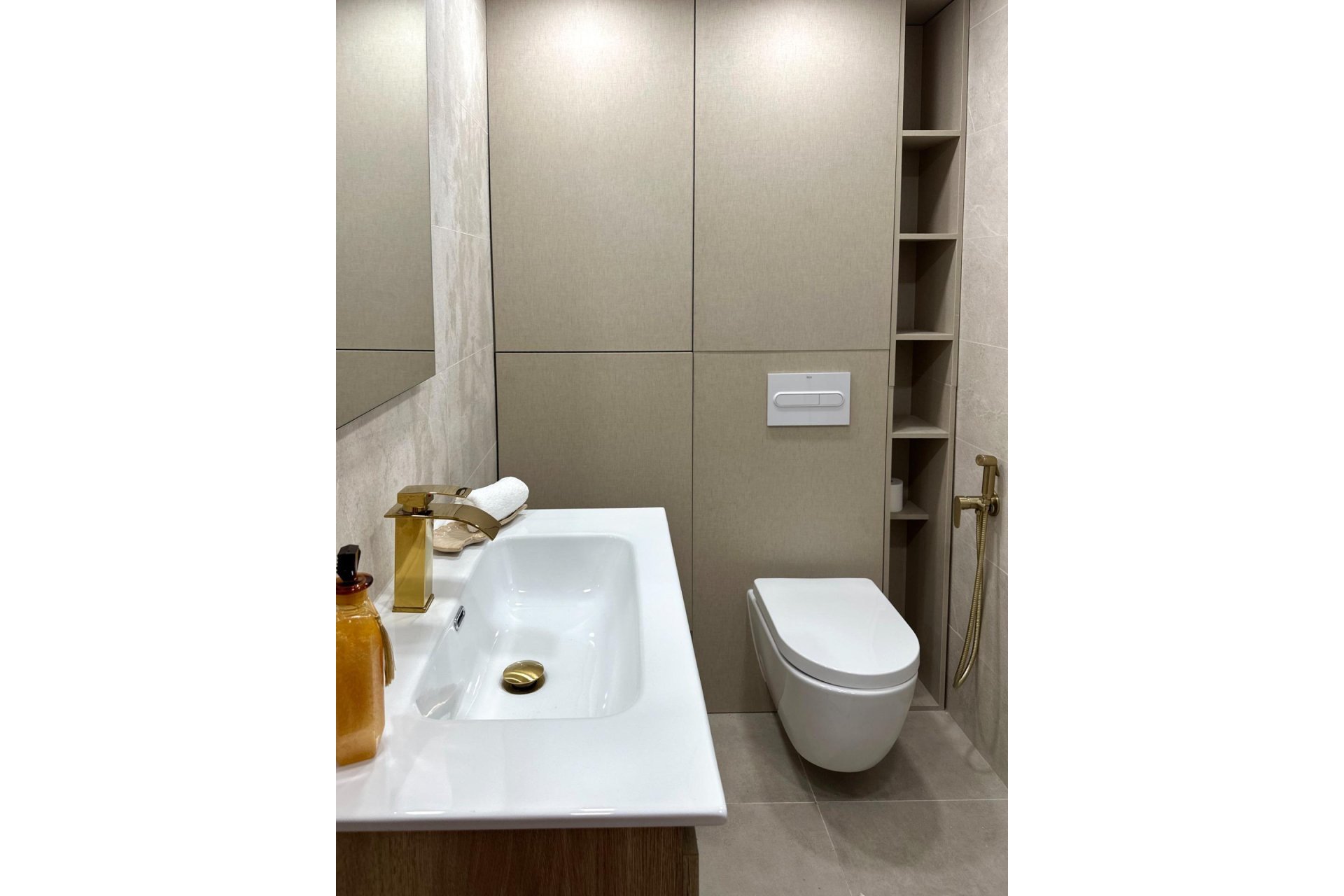 Resale - Apartment -
Torrevieja - El Acequión - Los Náufragos