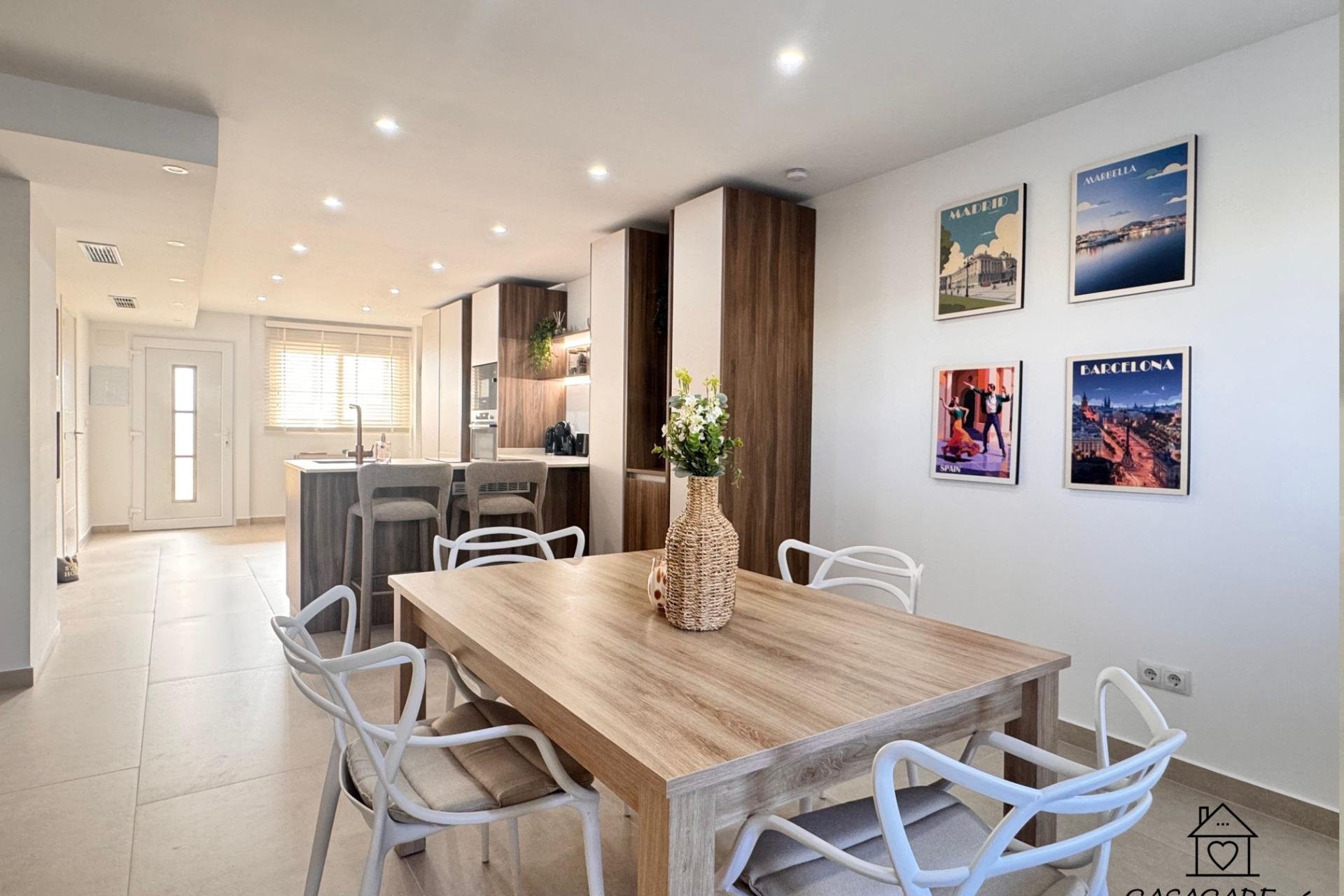 Resale - Apartment -
Torrevieja - El Acequión - Los Náufragos