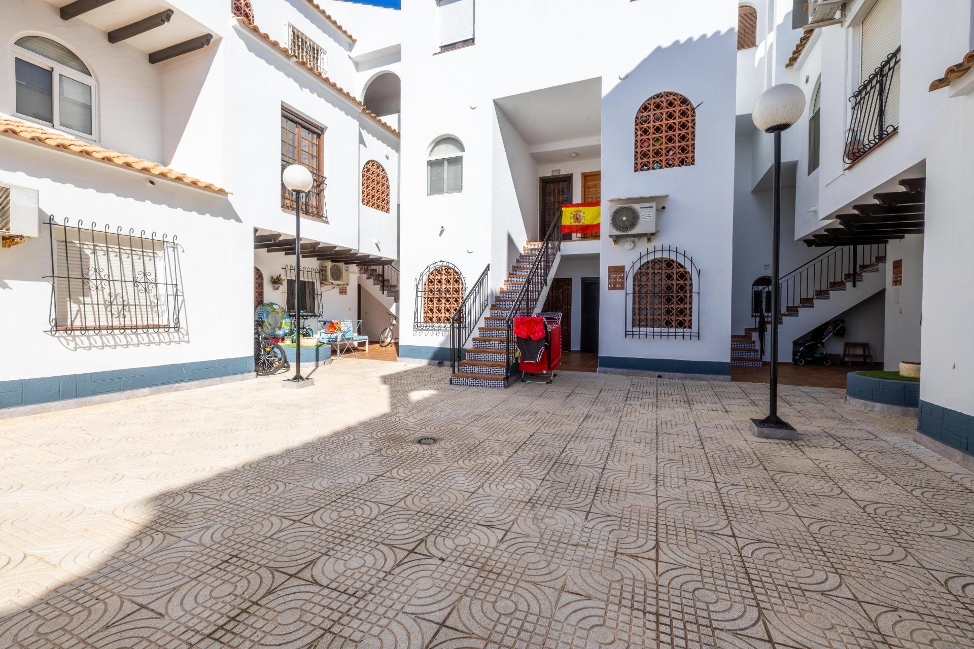 Resale - Apartment -
Torrevieja - El Acequión - Los Náufragos