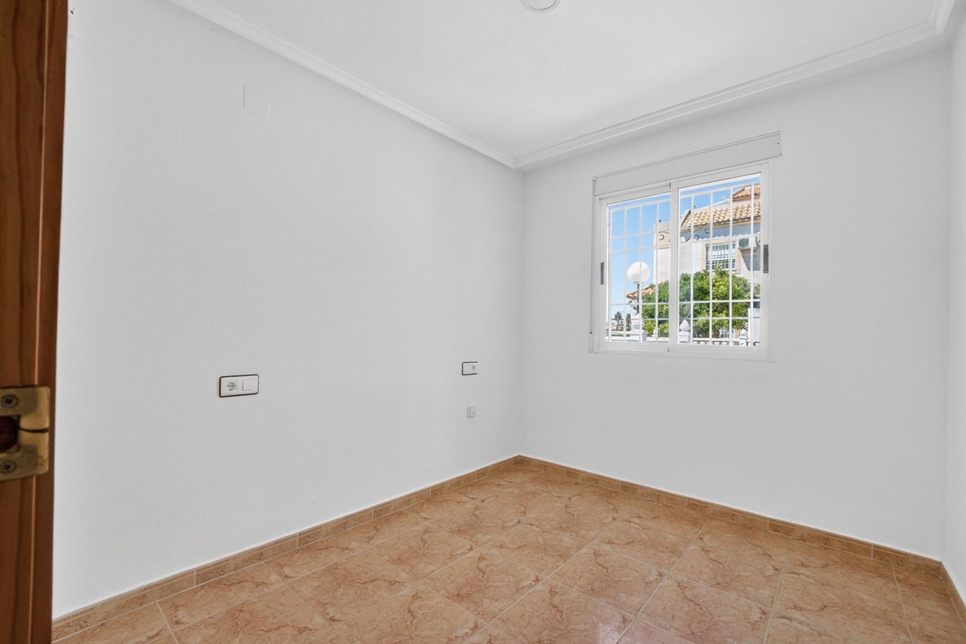 Resale - Apartment -
Torrevieja - El Limonar