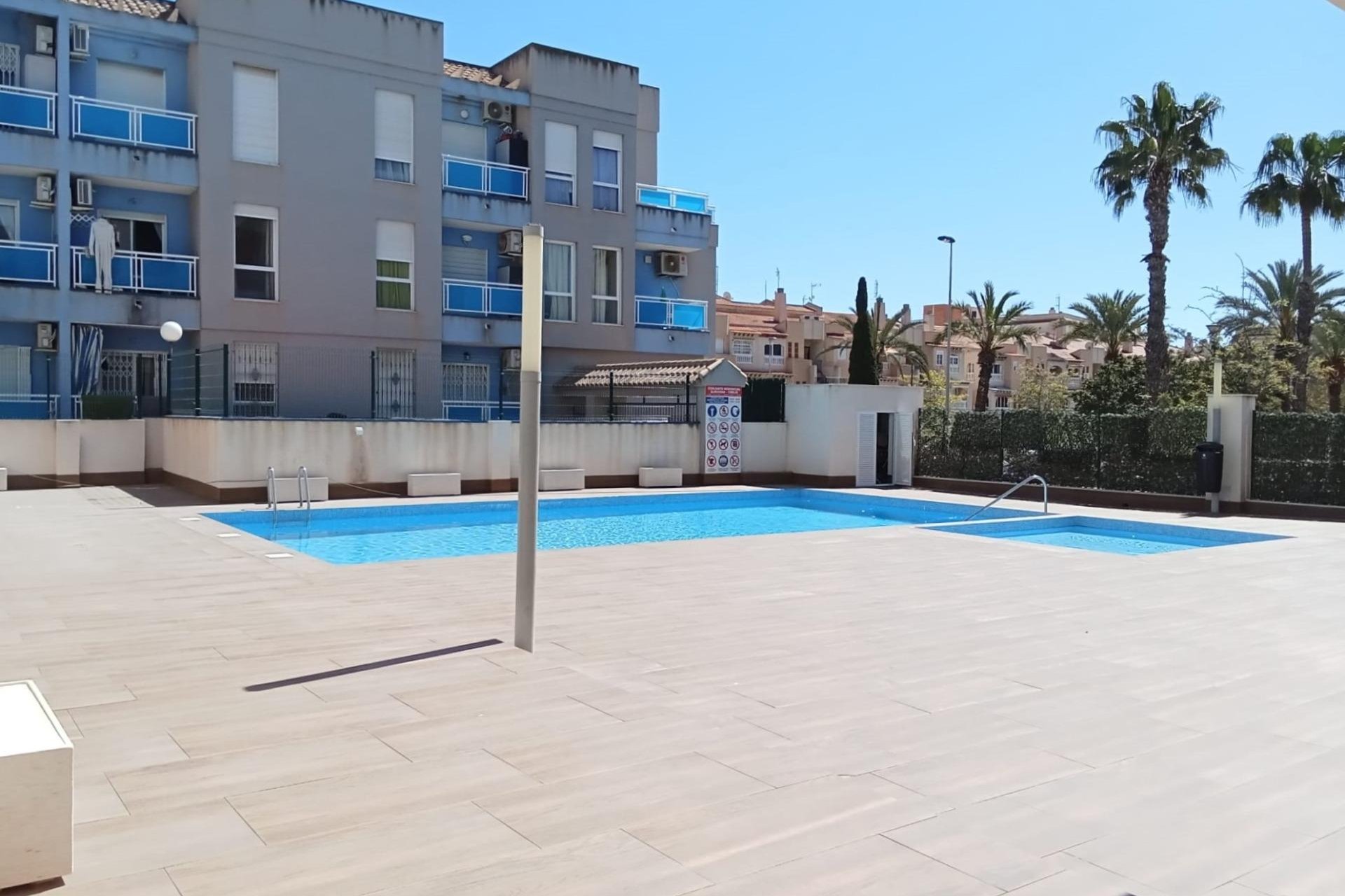 Resale - Apartment -
Torrevieja - Estacion De Autobuses