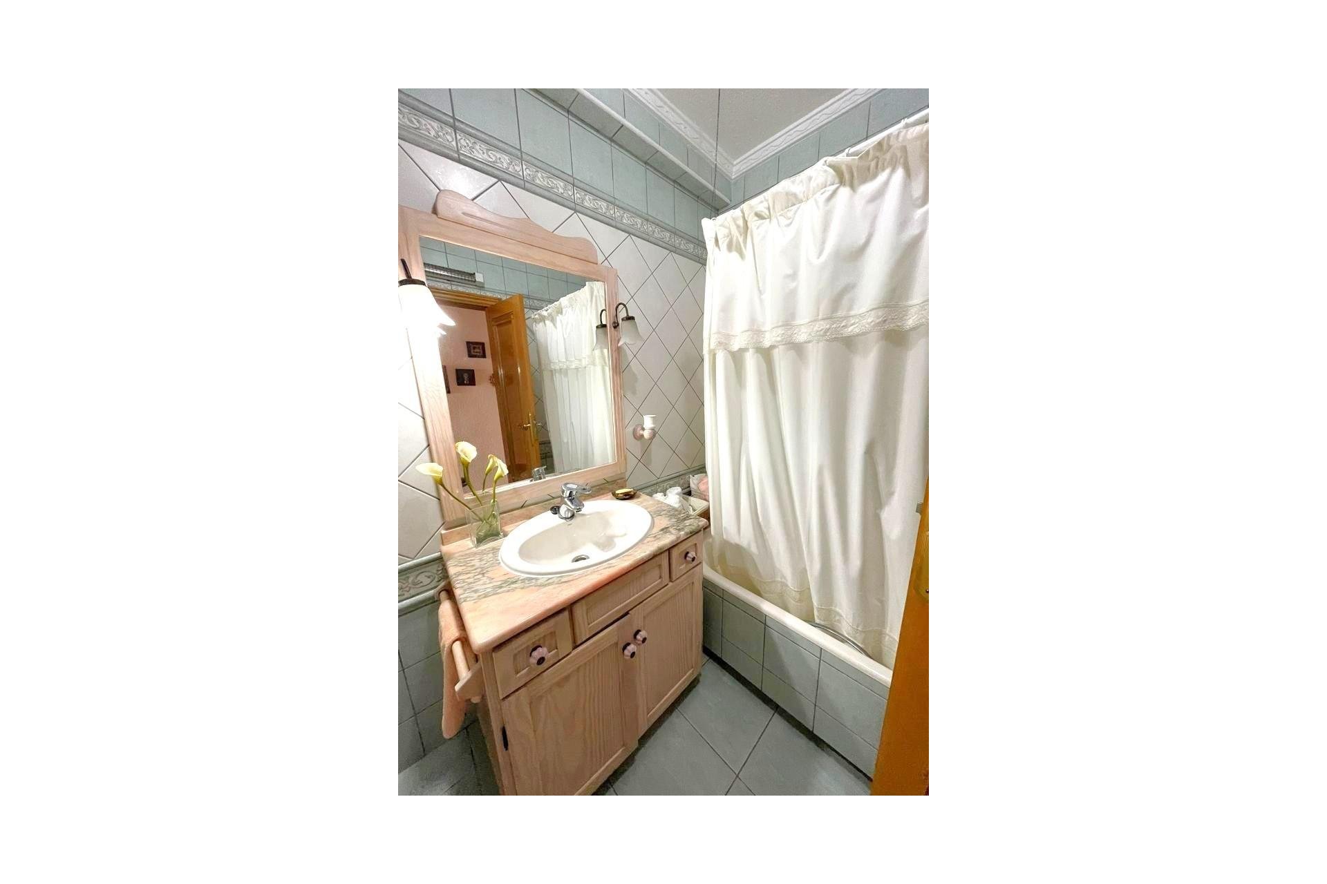 Resale - Apartment -
Torrevieja - Estacion De Autobuses